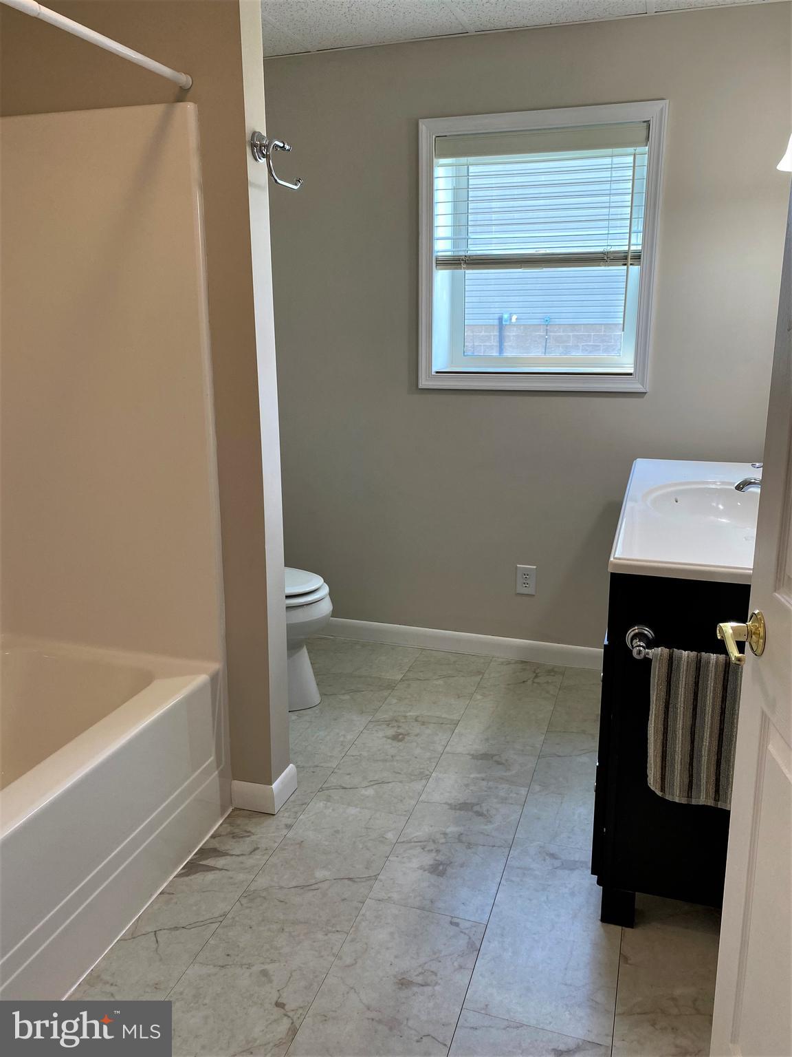 CREST VIEW ACRES - Residential