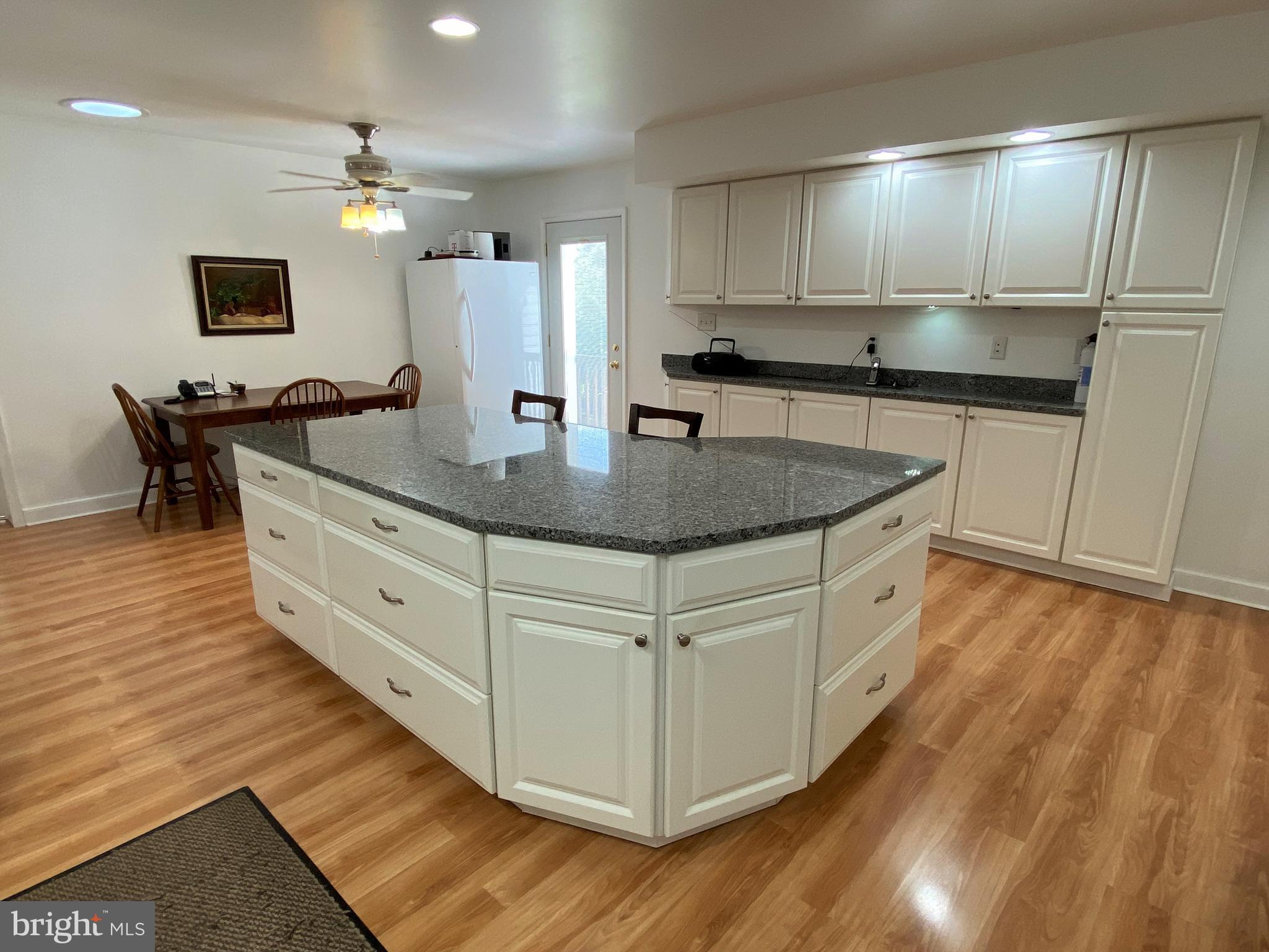 CREST VIEW ACRES - Residential