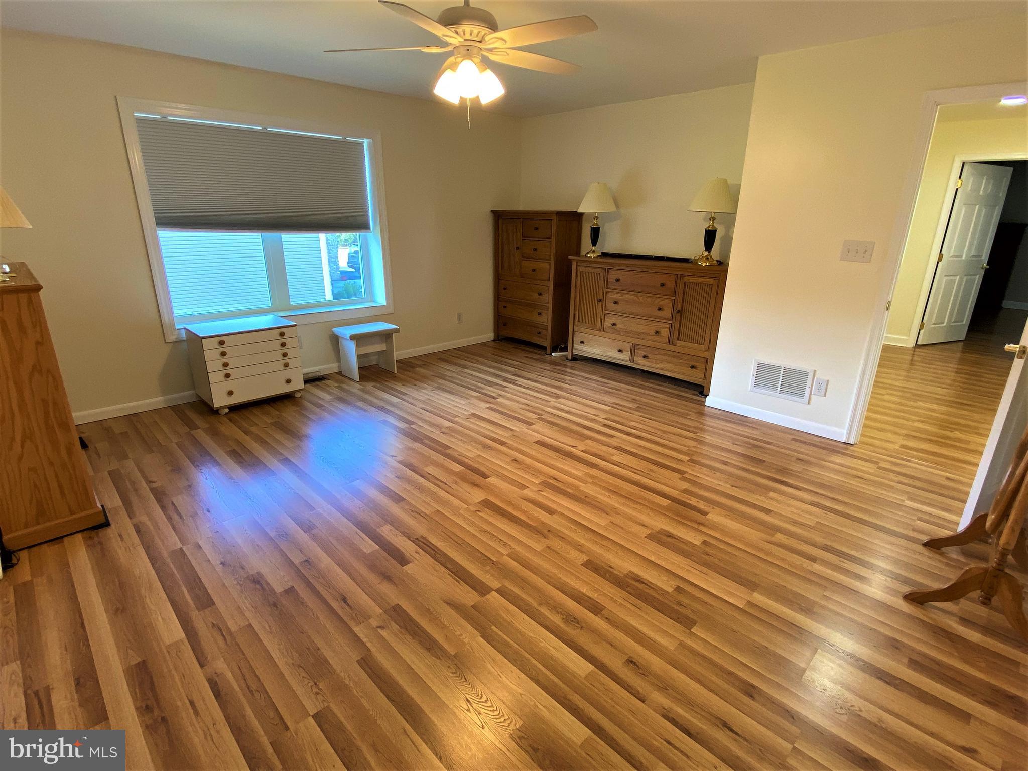 CREST VIEW ACRES - Residential