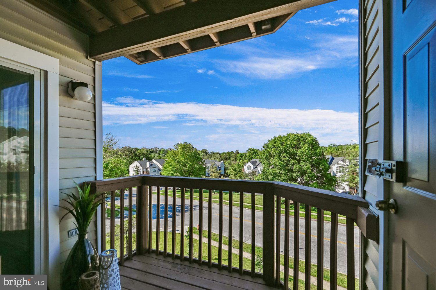 RIVERCHASE CONDOS - Residential