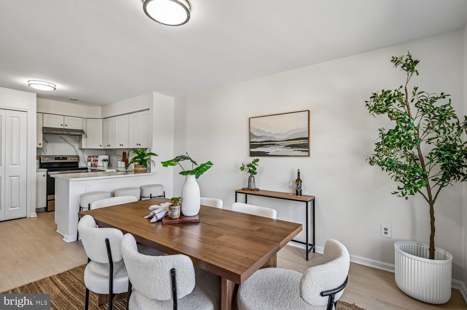 RIVERCHASE CONDOS - Residential