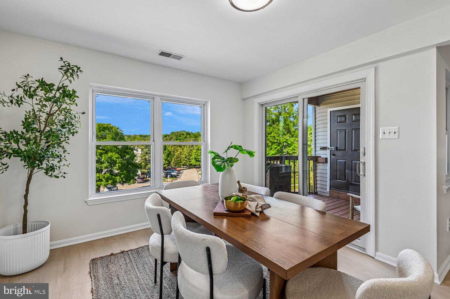 RIVERCHASE CONDOS - Residential