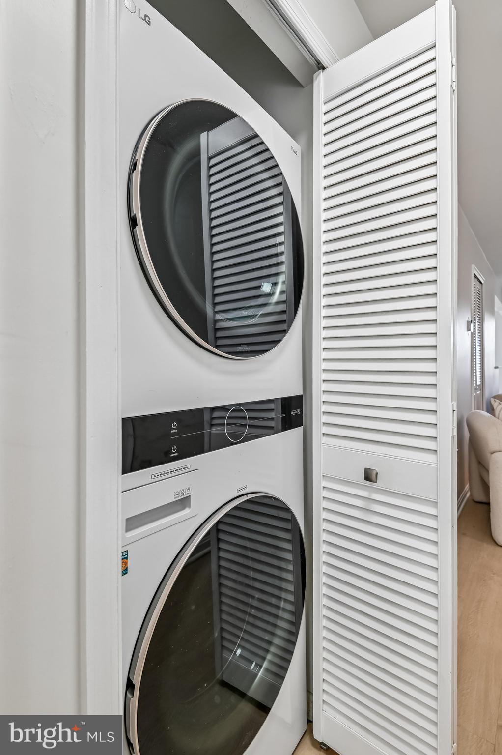 RIVERCHASE CONDOS - Residential