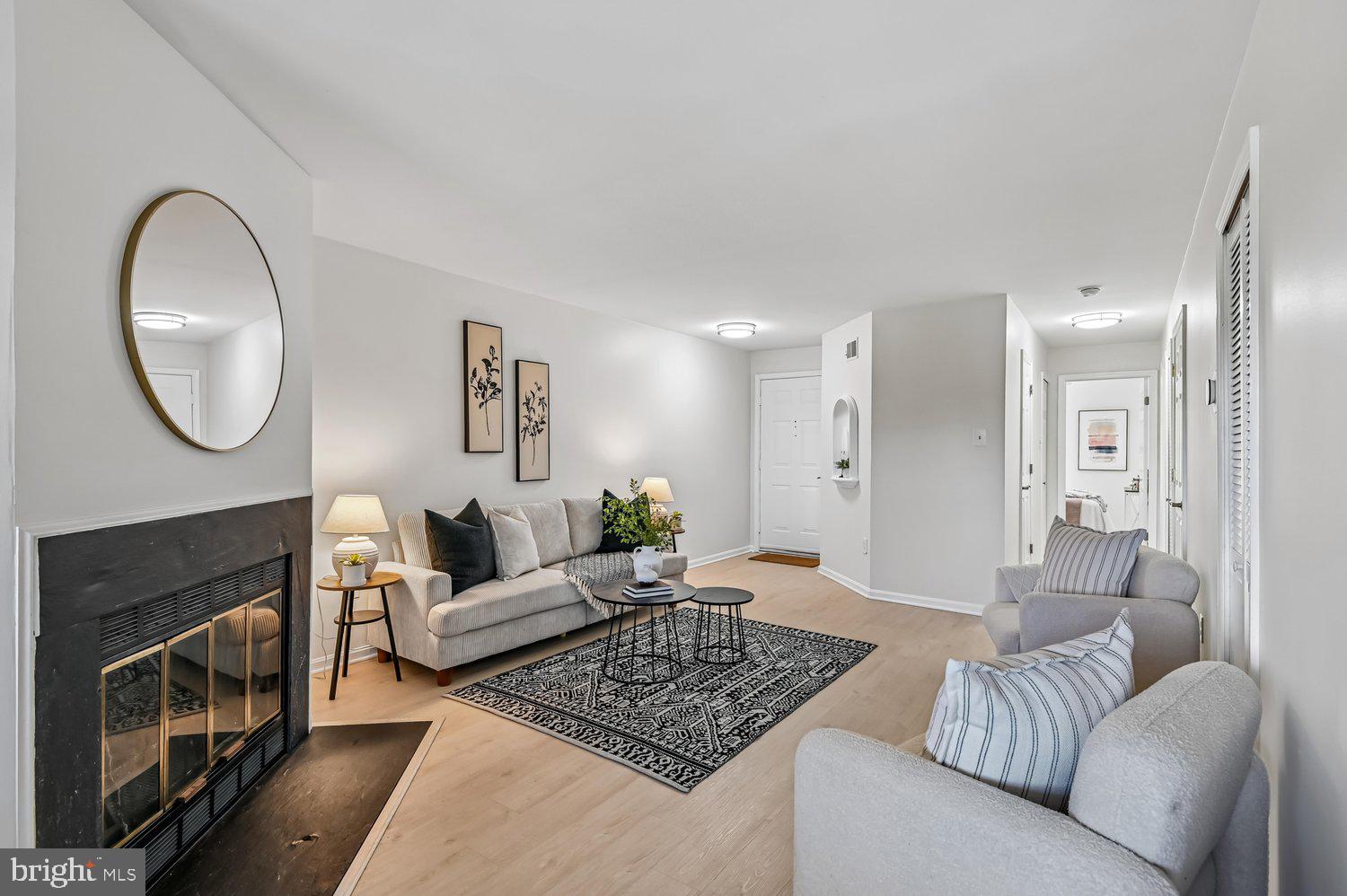 RIVERCHASE CONDOS - Residential