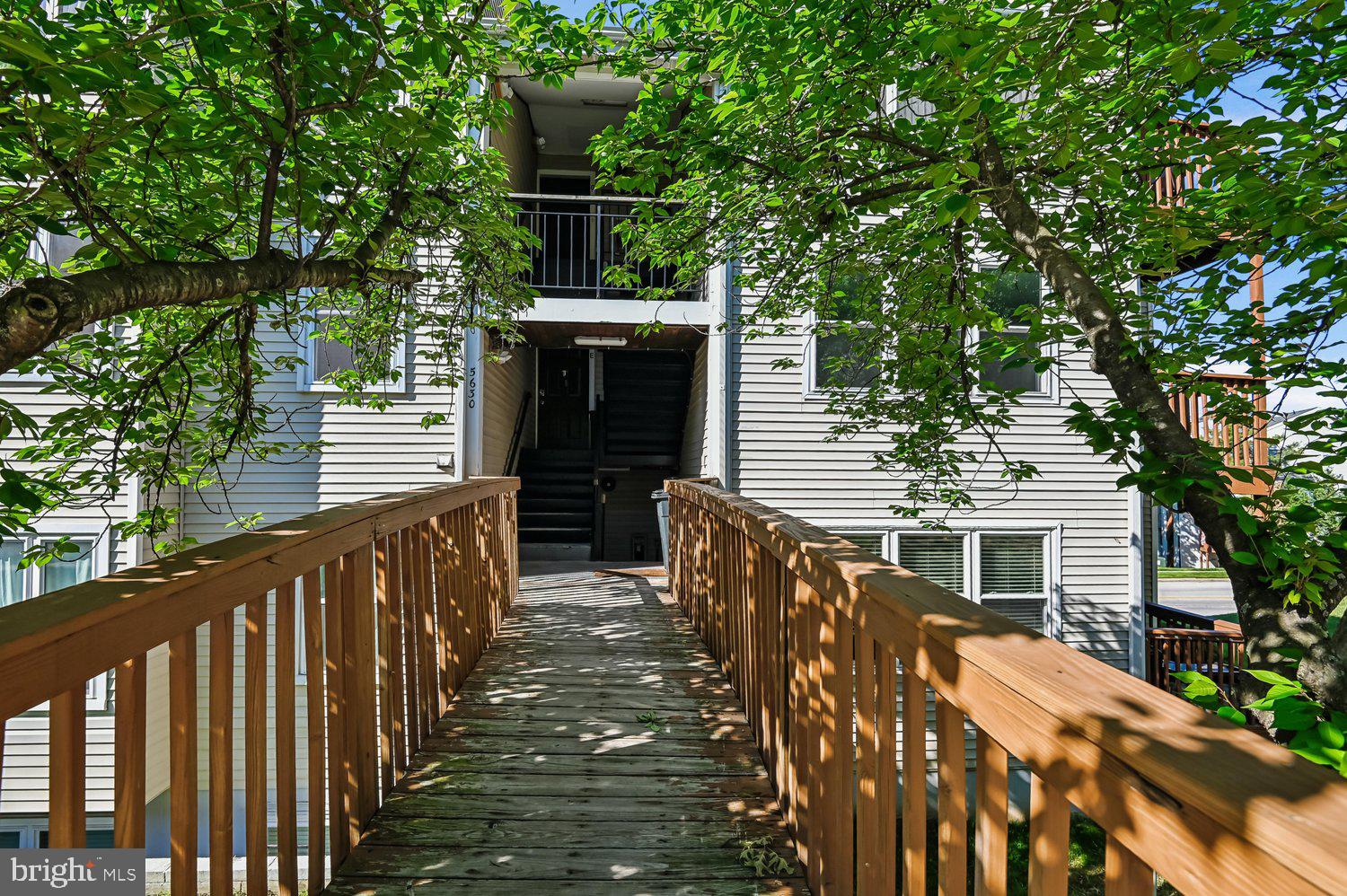RIVERCHASE CONDOS - Residential