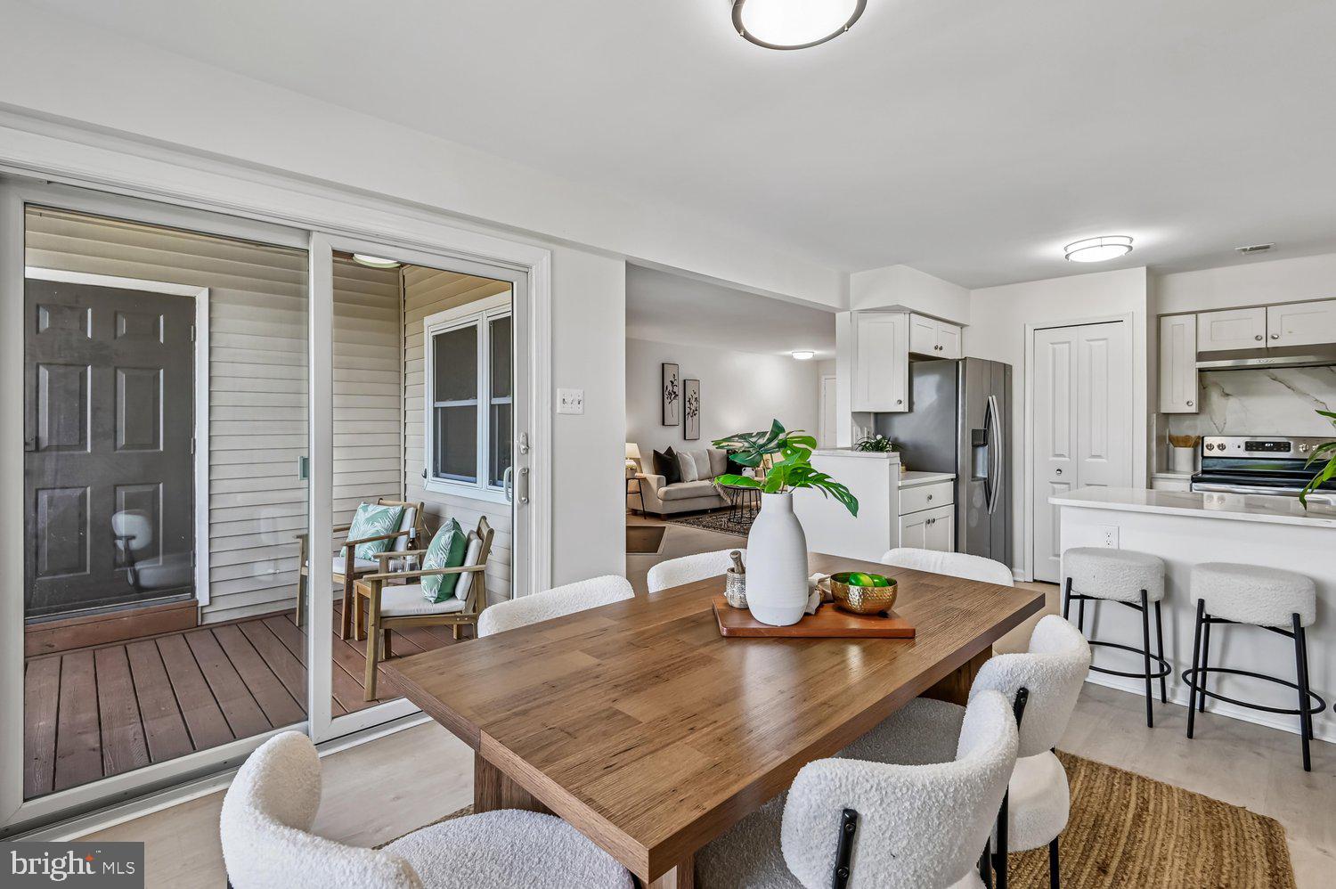 RIVERCHASE CONDOS - Residential