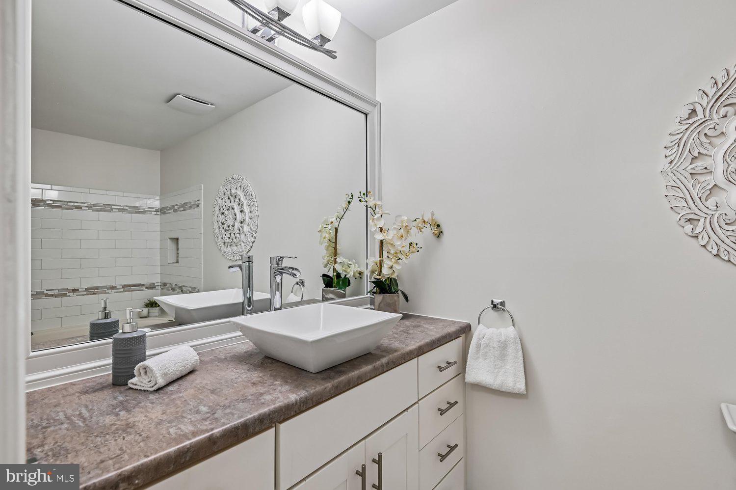 RIVERCHASE CONDOS - Residential