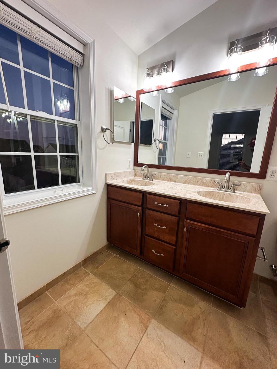 LOUDOUN VALLEY ESTATES 2 - Residential