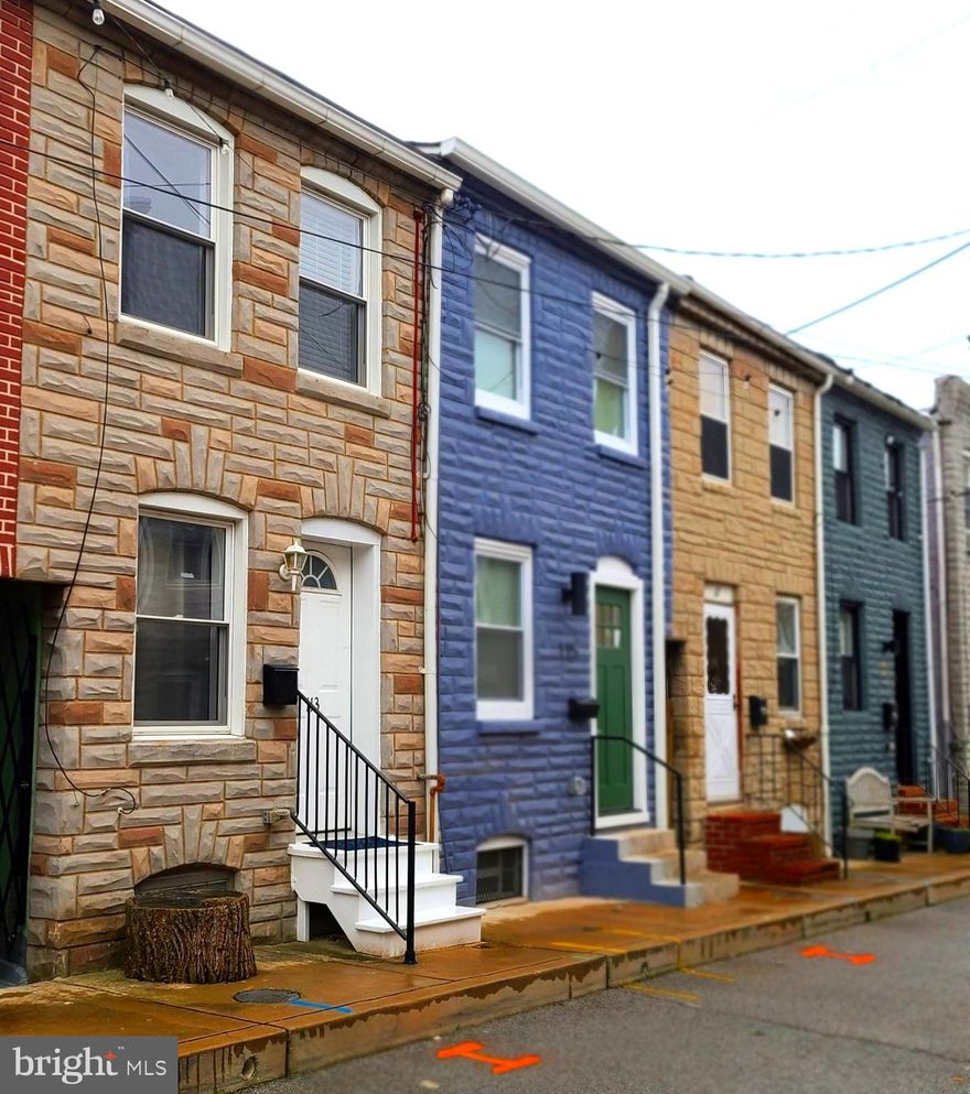 1 Bed and 1 Bath Row Townhome located in the heart of historic Upper Fells Point. Hardwood flooring throughout except for the Kitchen (w/ Stainless Steel Appliances). The Upper-Level features 1 Bedroom, Full Bath, and private sitting area . Fully fenced rear with access through the kitchen. Walking distance to Patterson Park.