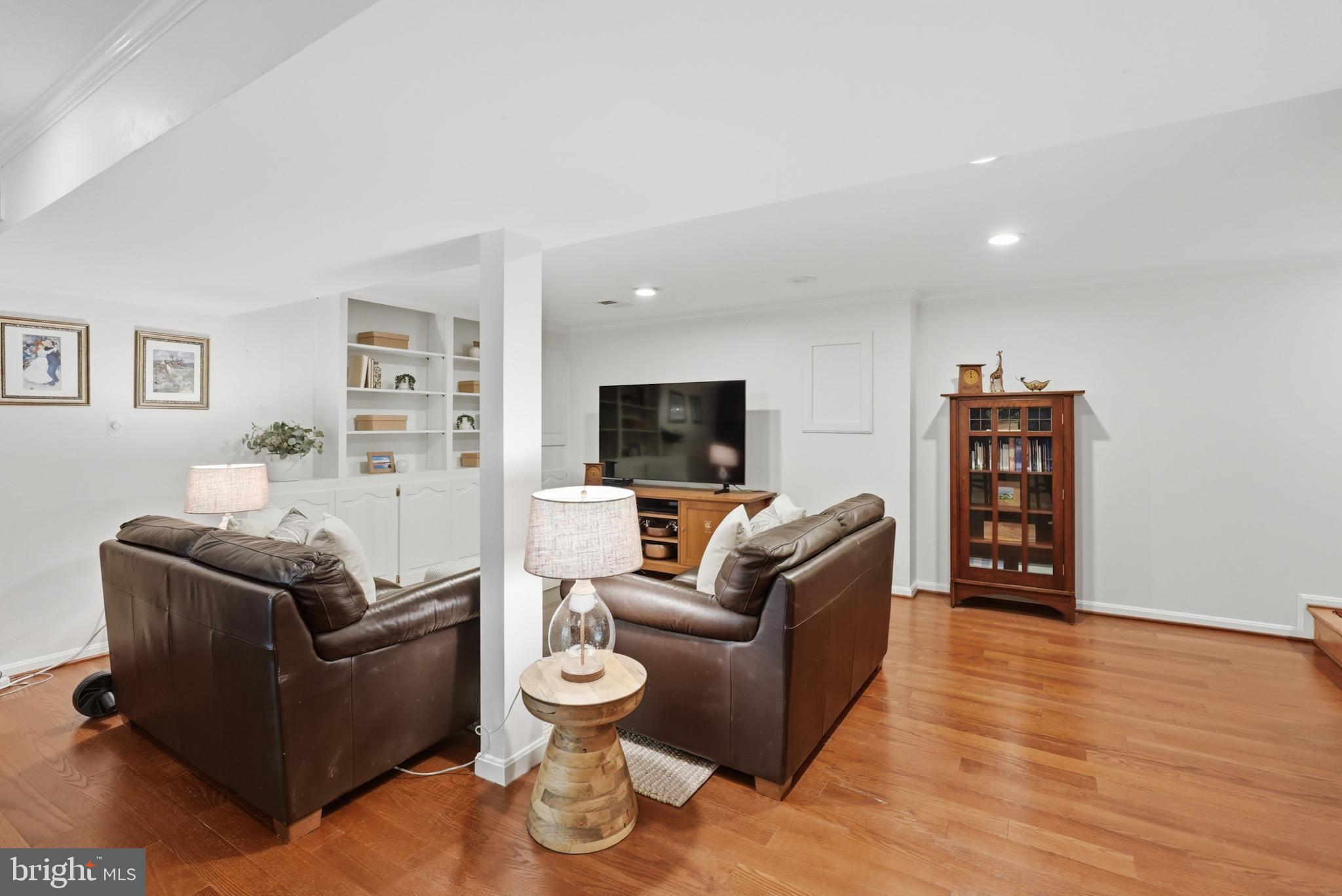 WEST SPRINGFIELD VILLAGE - Residential