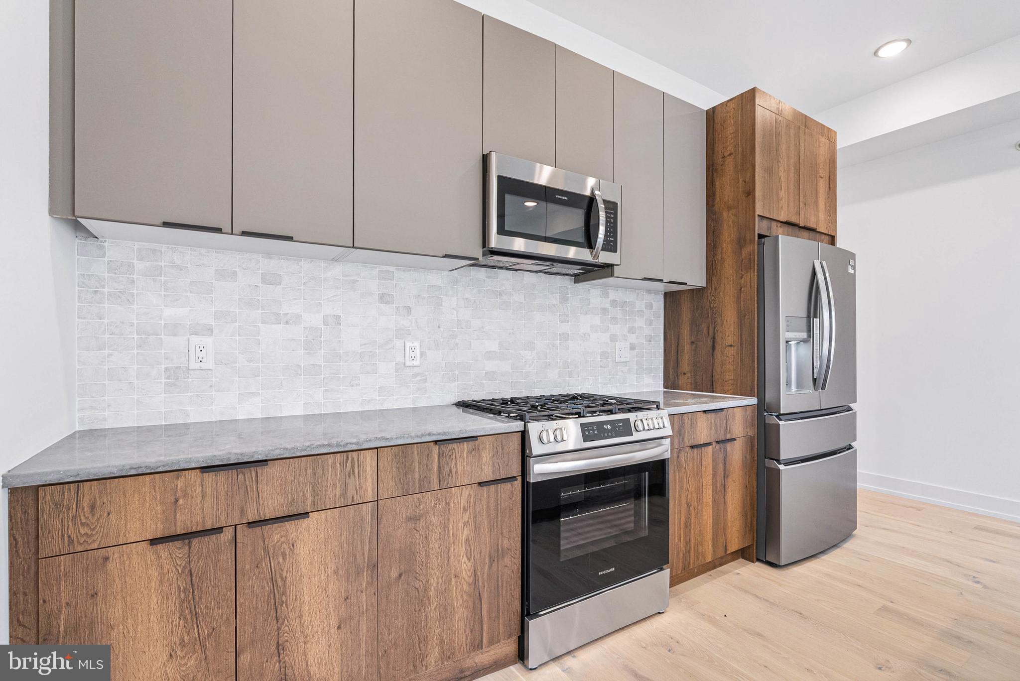 OLDE KENSINGTON - Residential