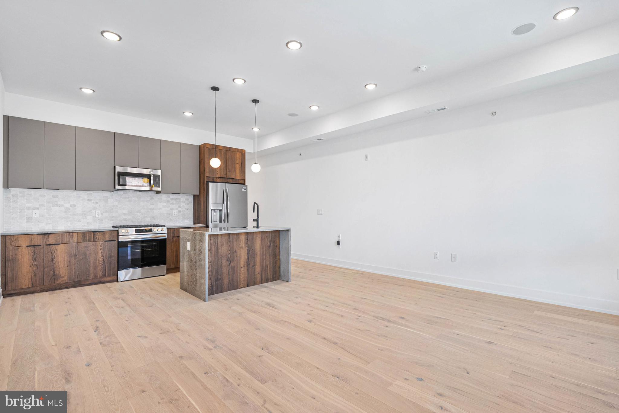 OLDE KENSINGTON - Residential