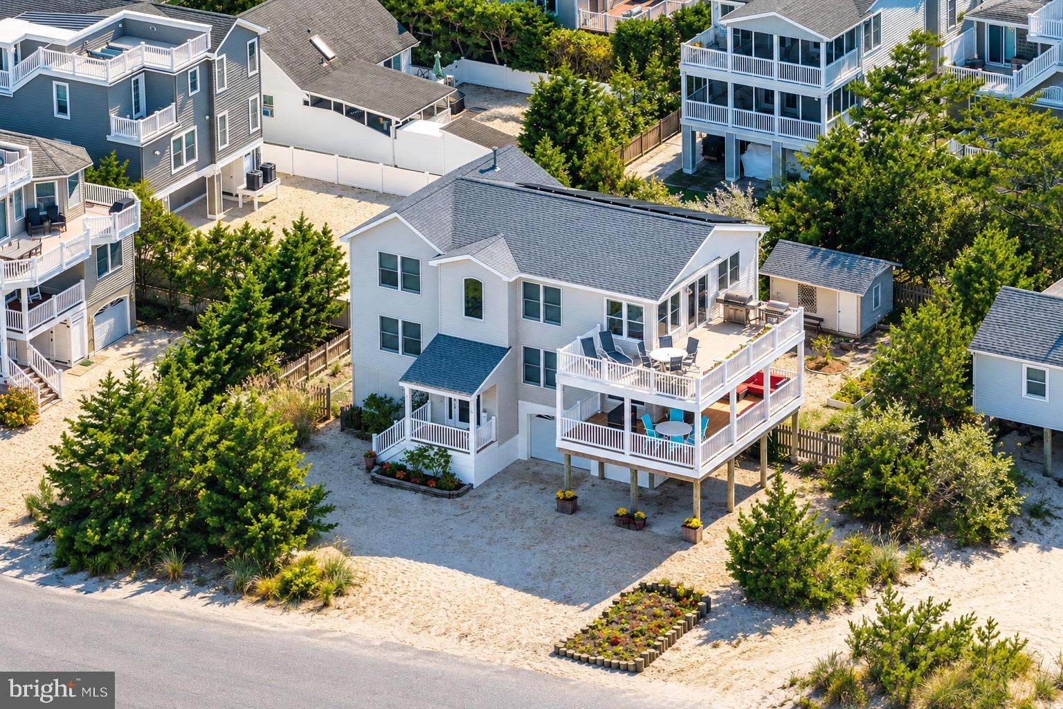 6 W UNION AVENUE