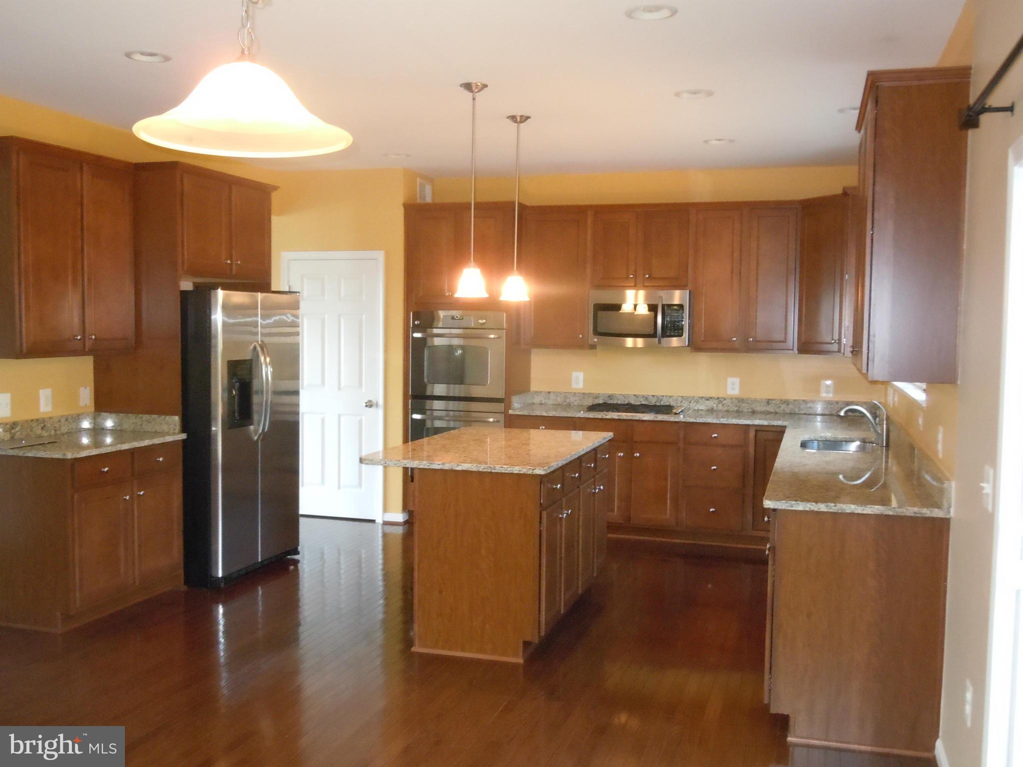 EAGLES POINTE - Residential