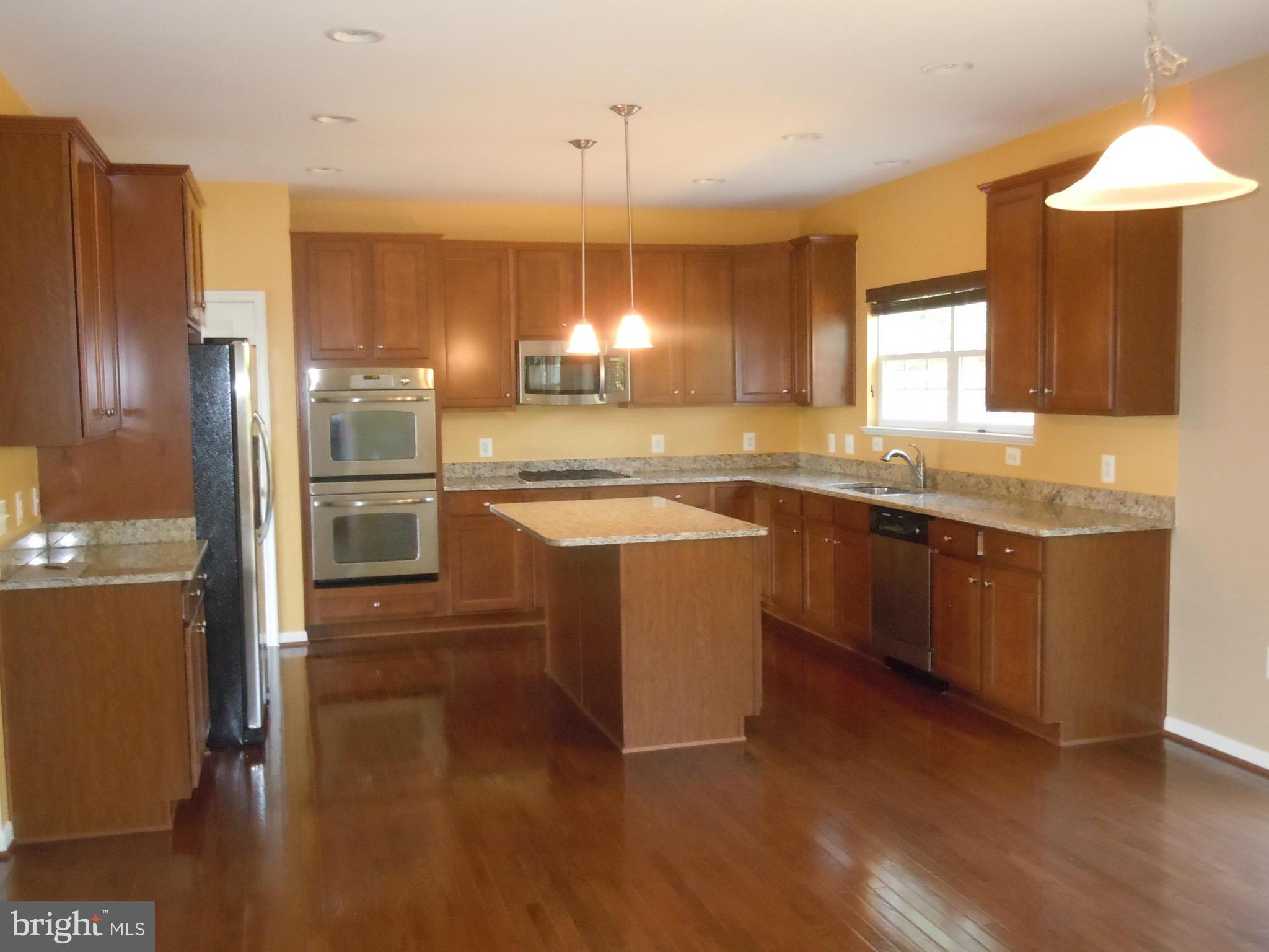 EAGLES POINTE - Residential