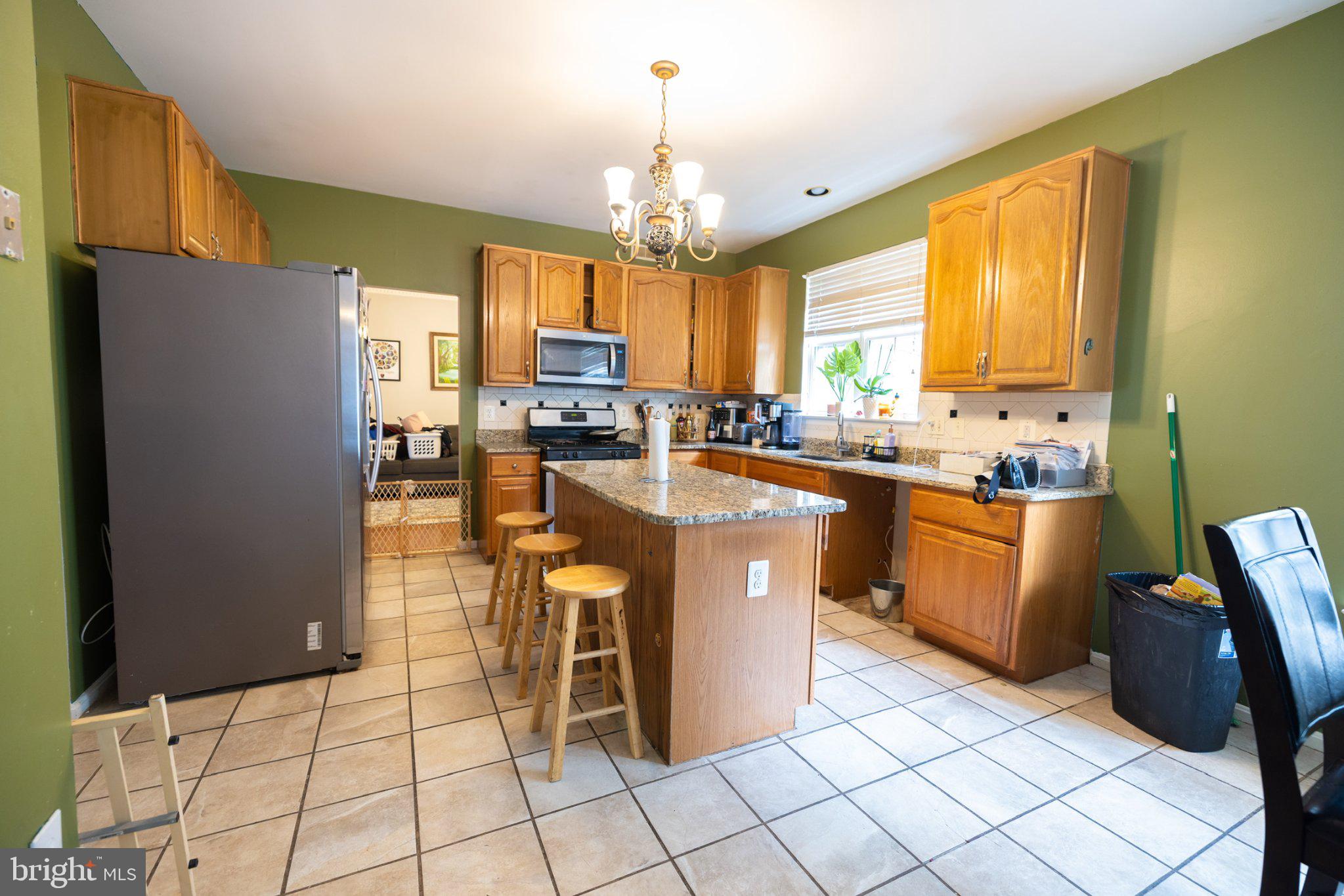 308 WHITEHORSE COURT SW