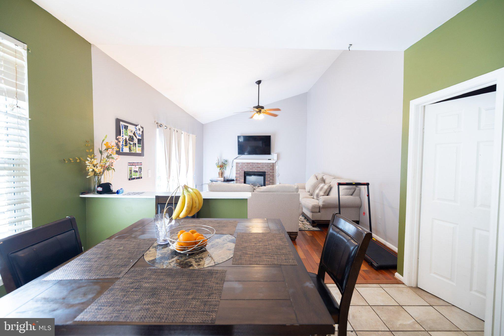 308 WHITEHORSE COURT SW