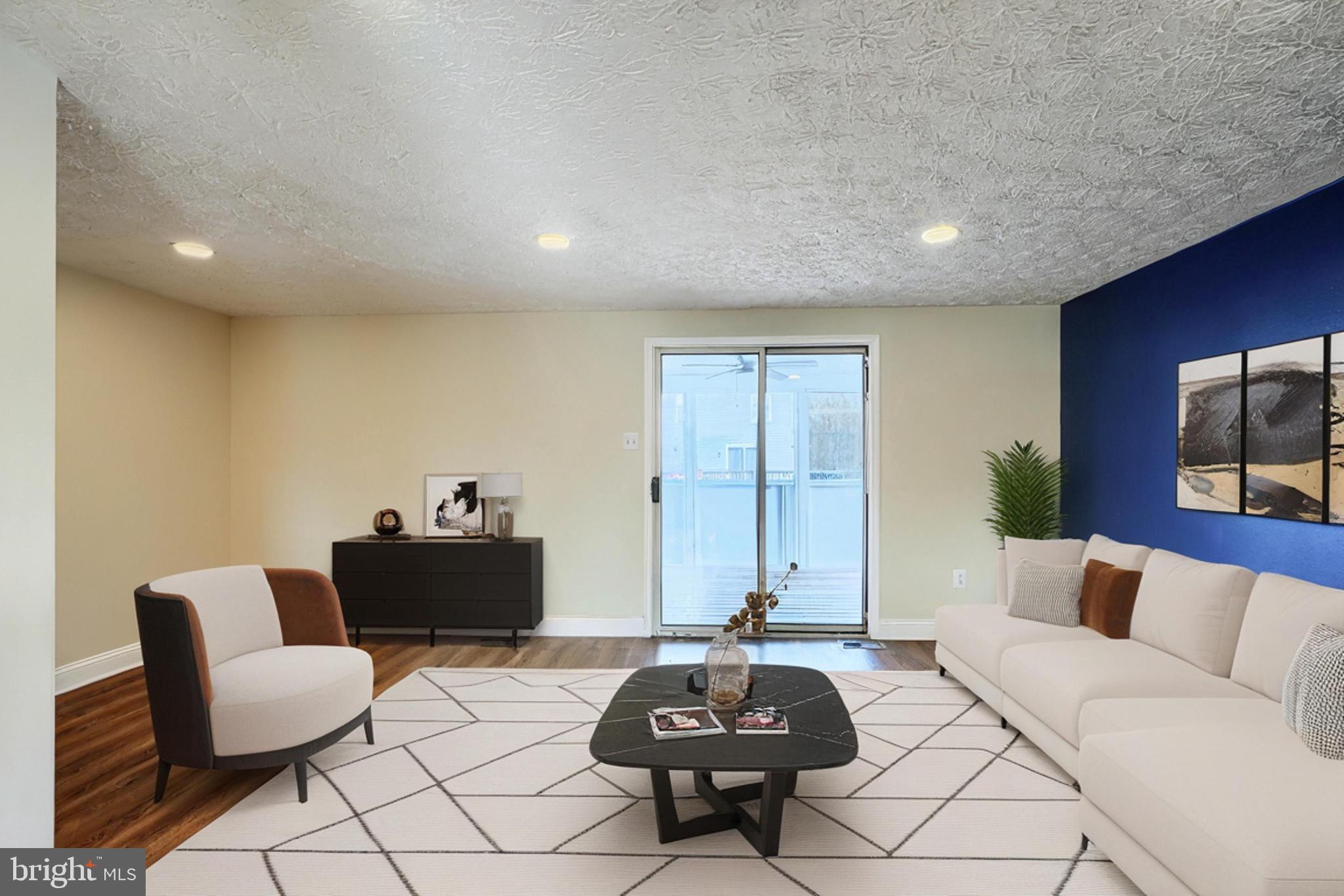 CARROLLWOOD MANOR - Residential