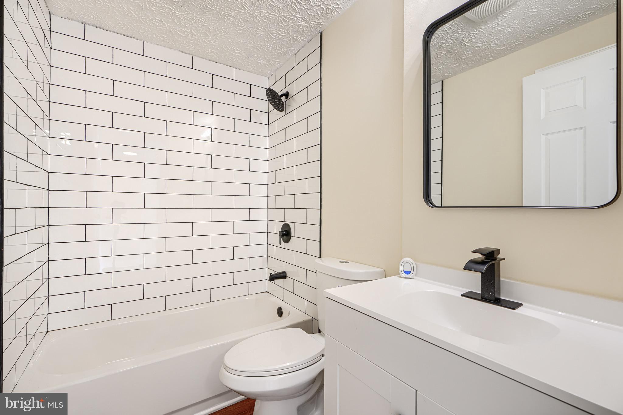 CARROLLWOOD MANOR - Residential