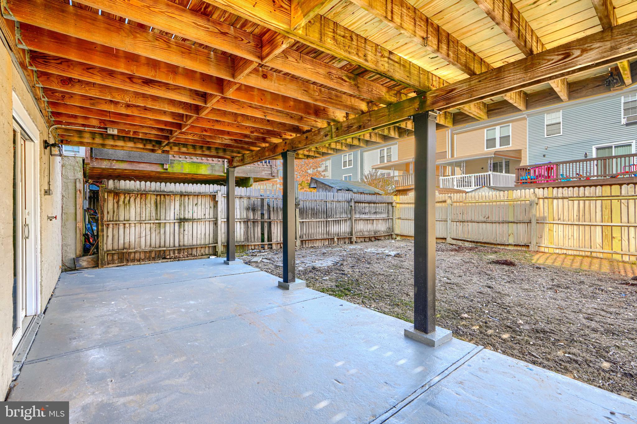 CARROLLWOOD MANOR - Residential