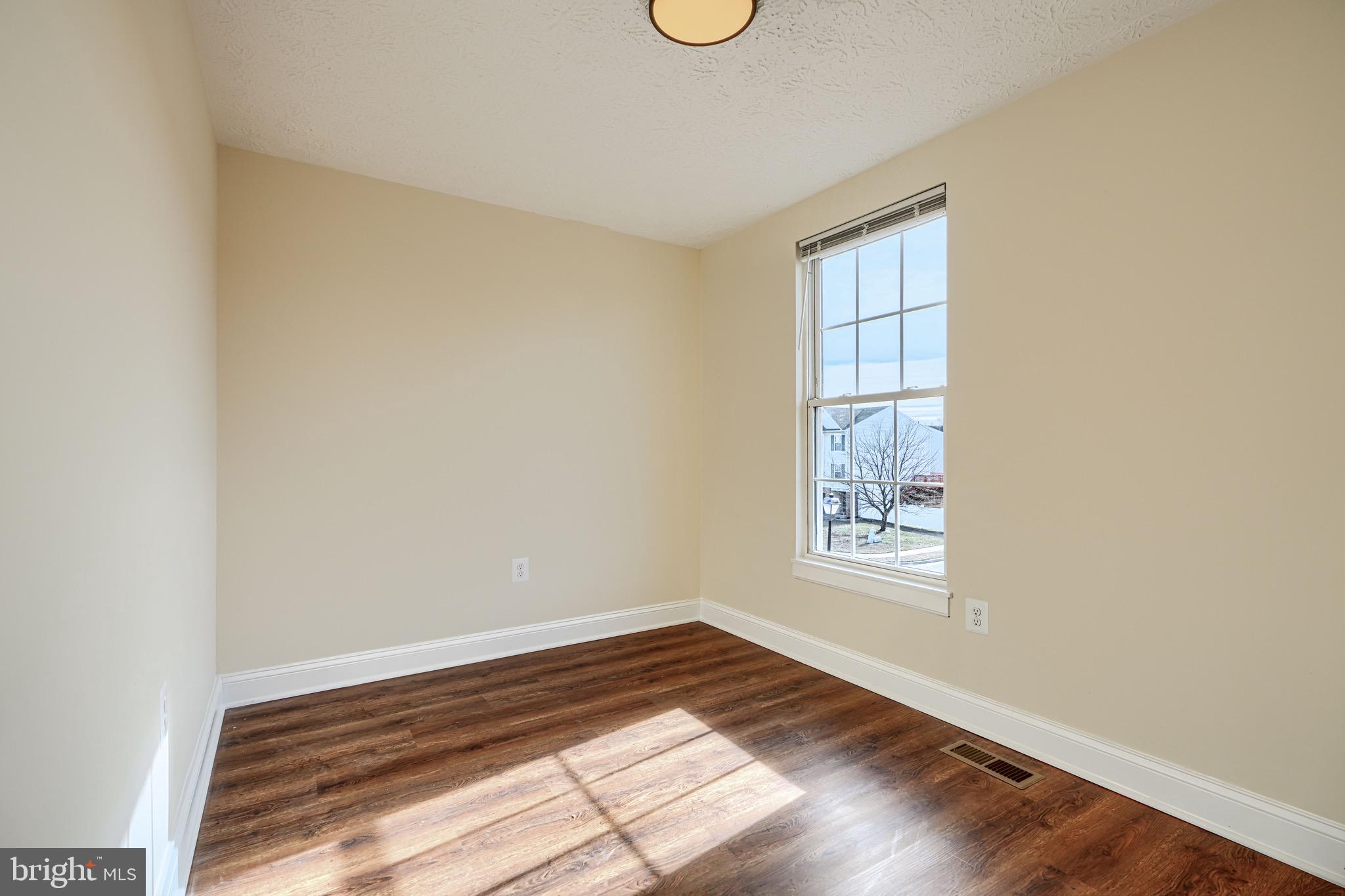 CARROLLWOOD MANOR - Residential