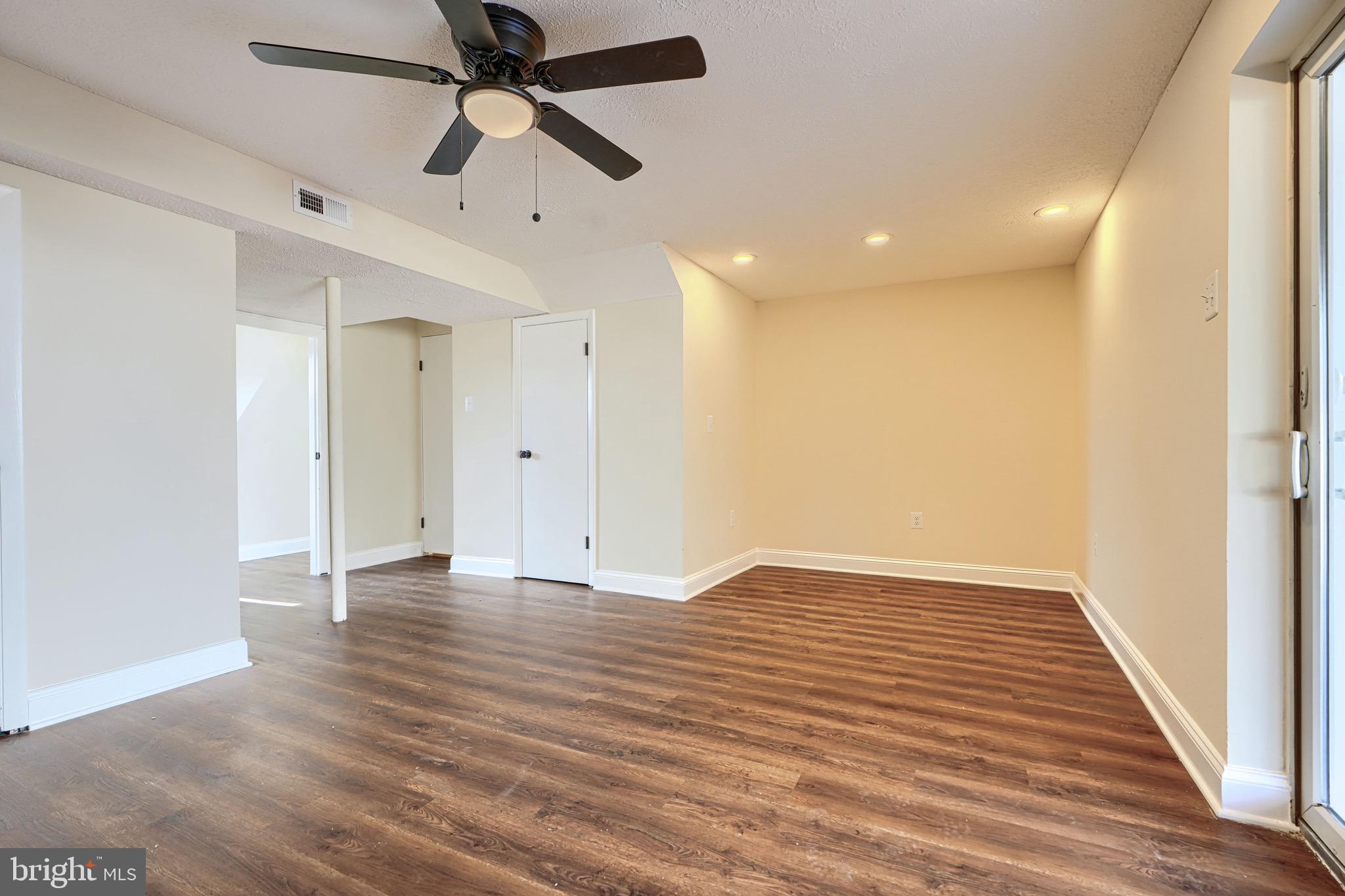 CARROLLWOOD MANOR - Residential