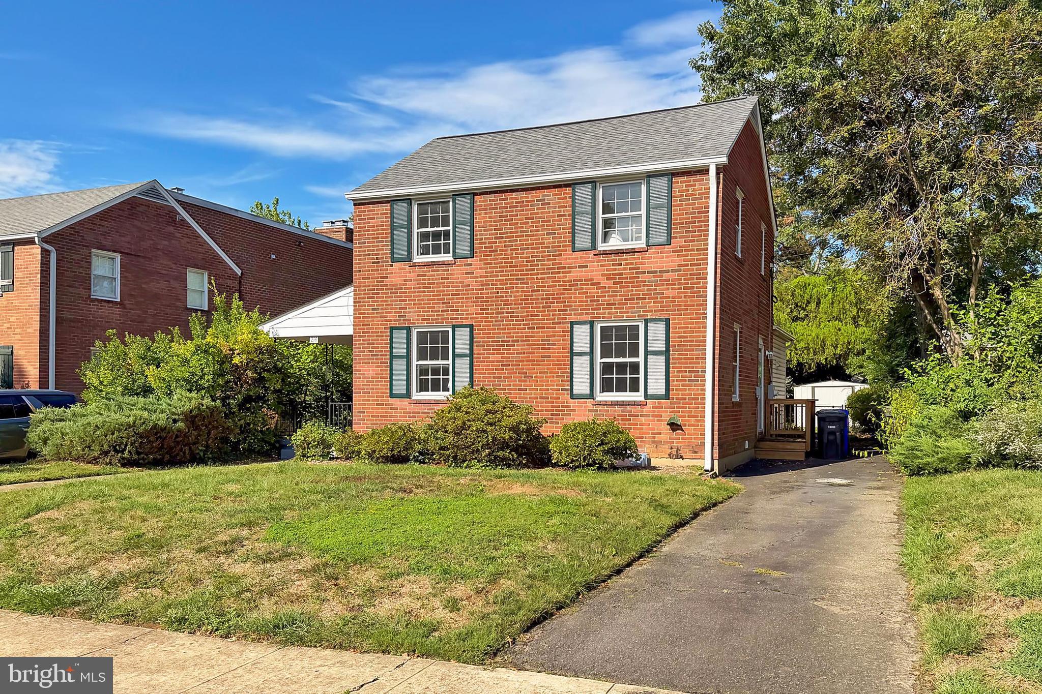 214 N GRANADA STREET
