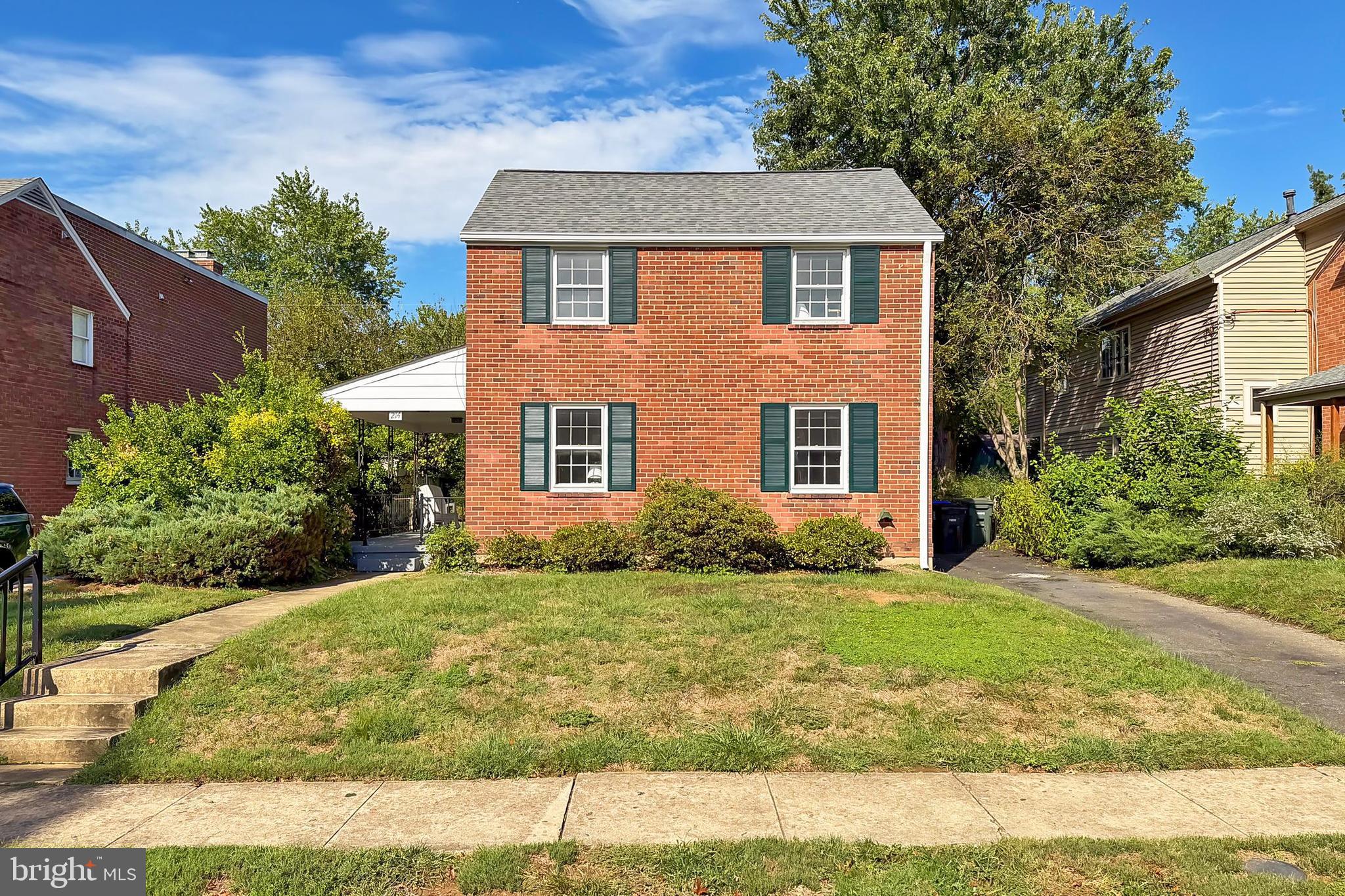 214 N GRANADA STREET