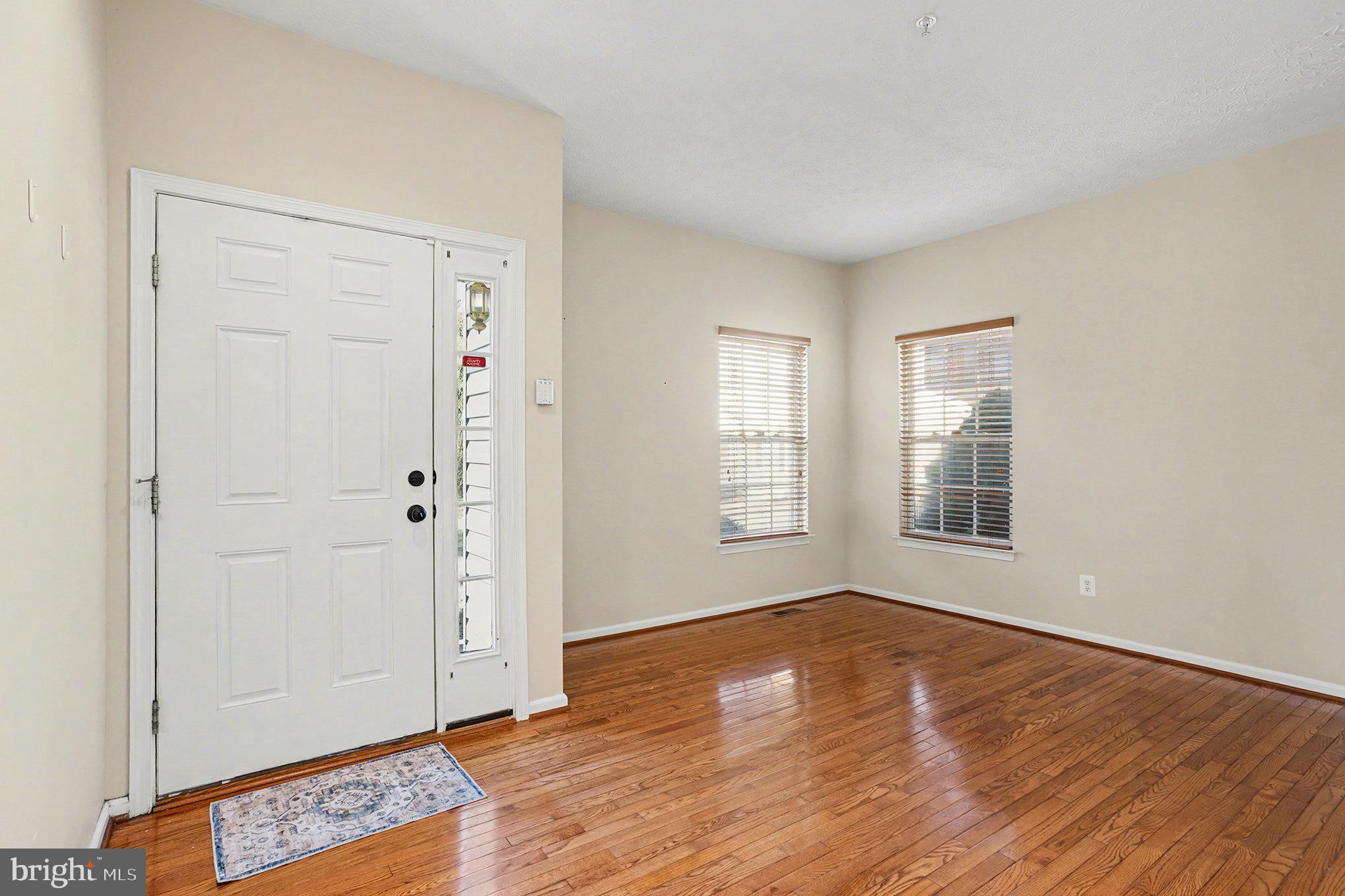 LOU MAR ESTATES - Residential