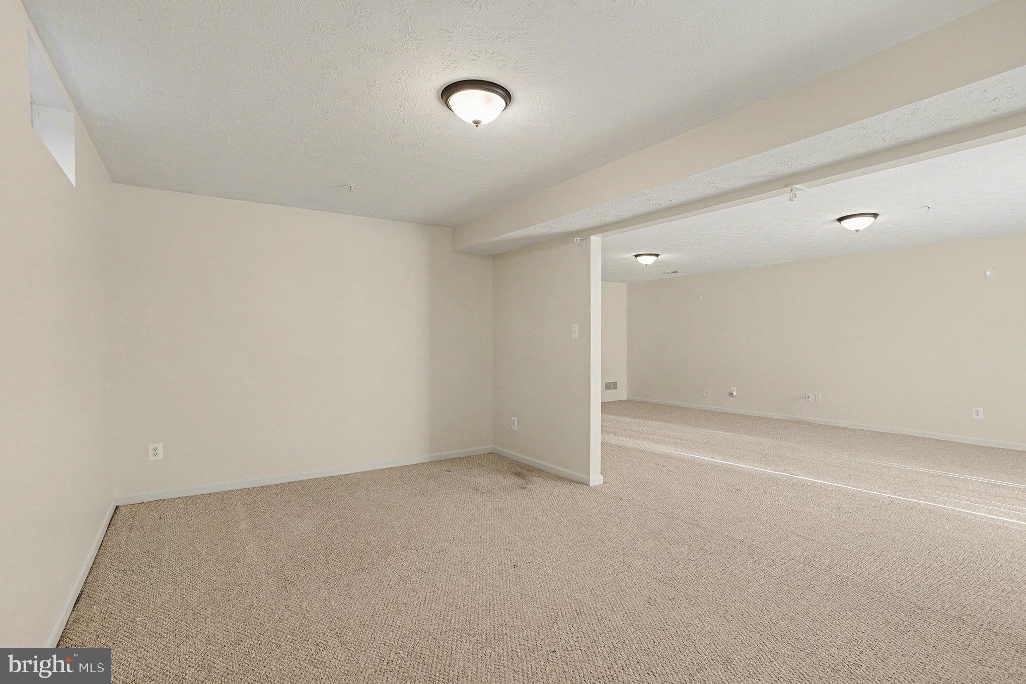 LOU MAR ESTATES - Residential