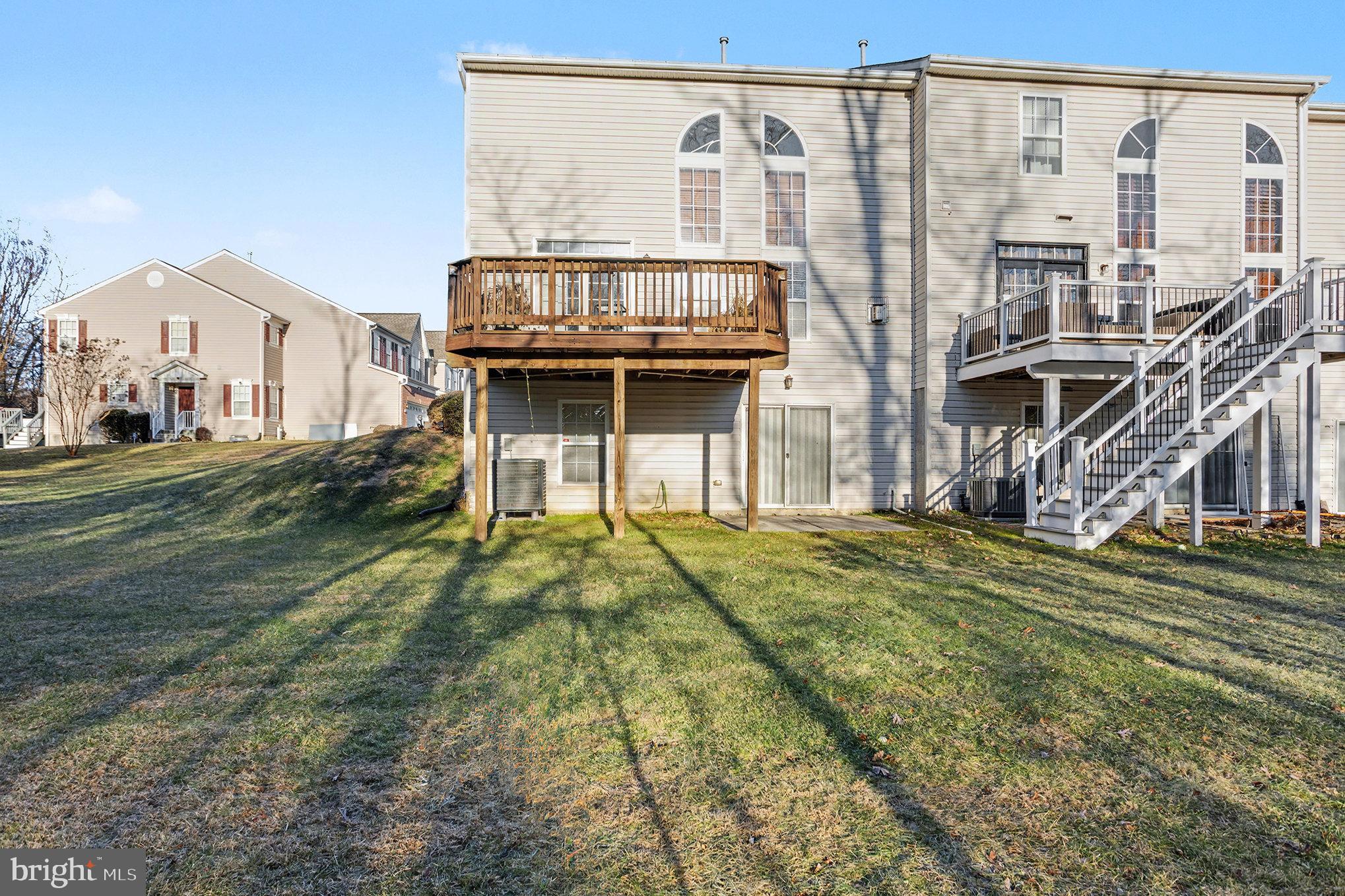 LOU MAR ESTATES - Residential