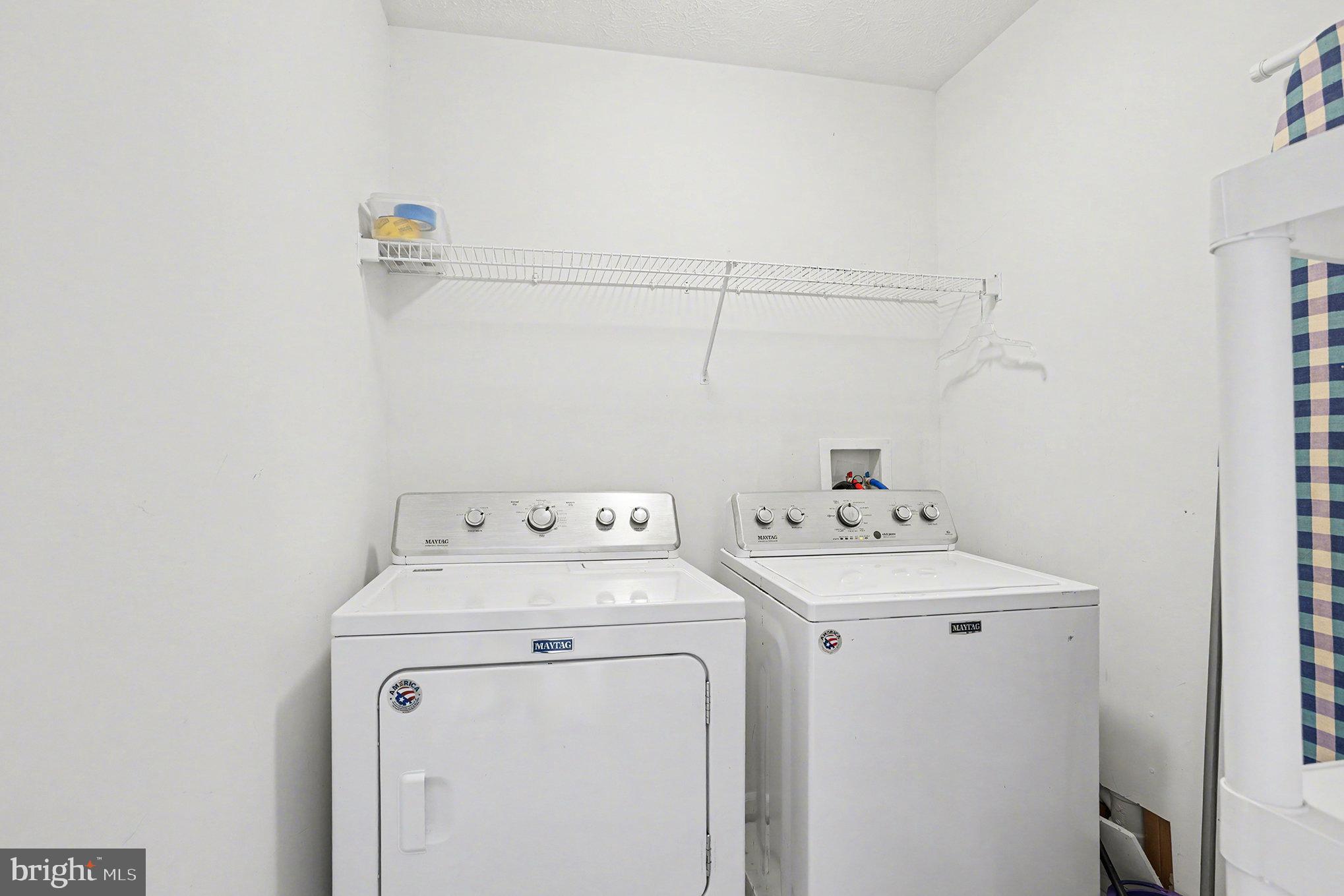 LOU MAR ESTATES - Residential