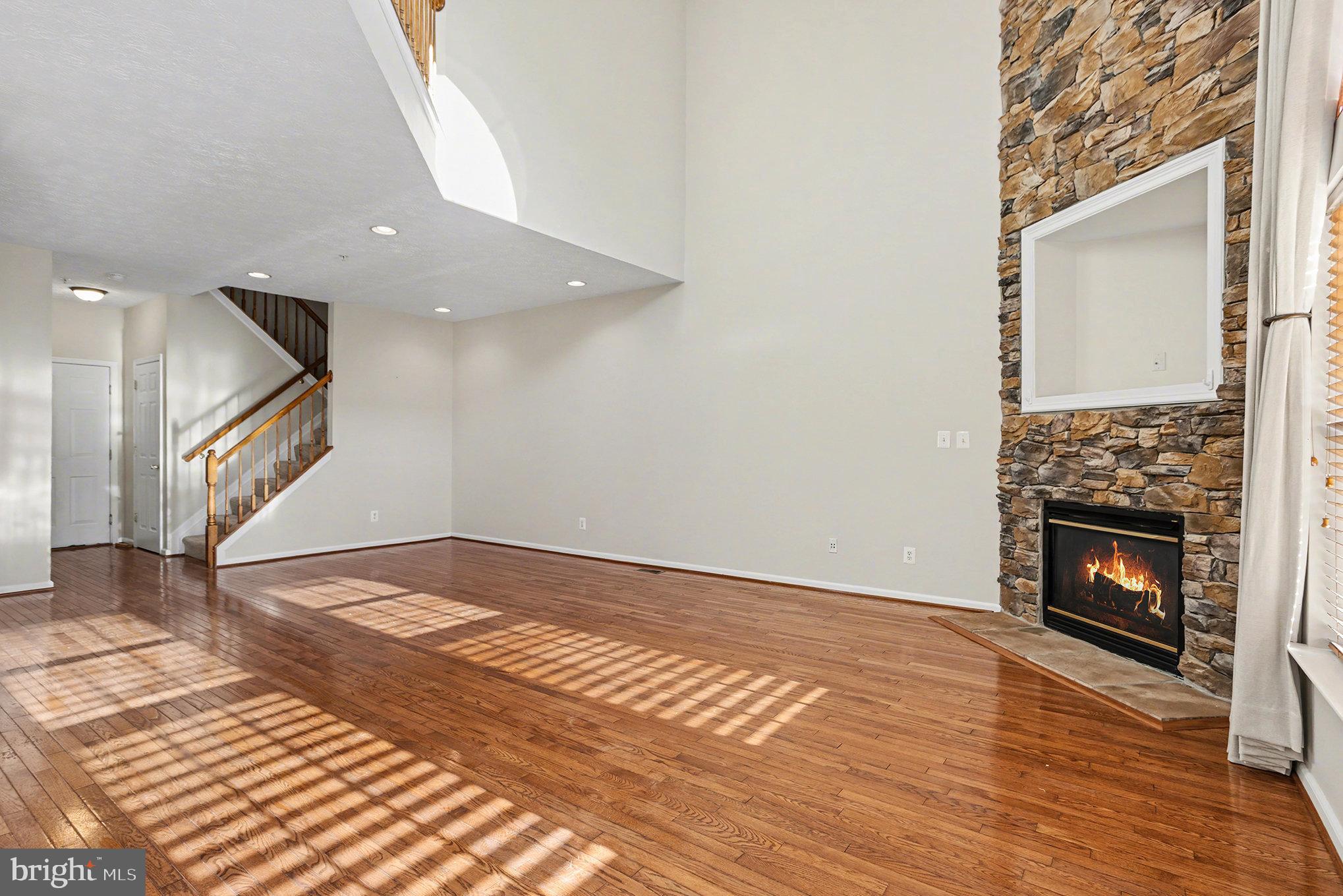 LOU MAR ESTATES - Residential