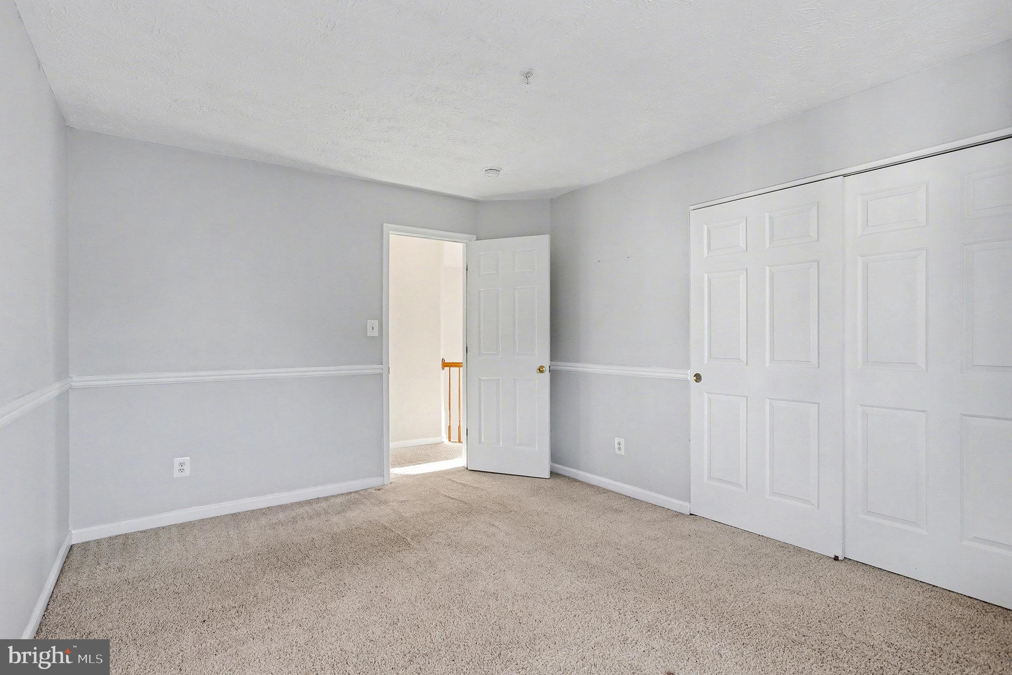 LOU MAR ESTATES - Residential