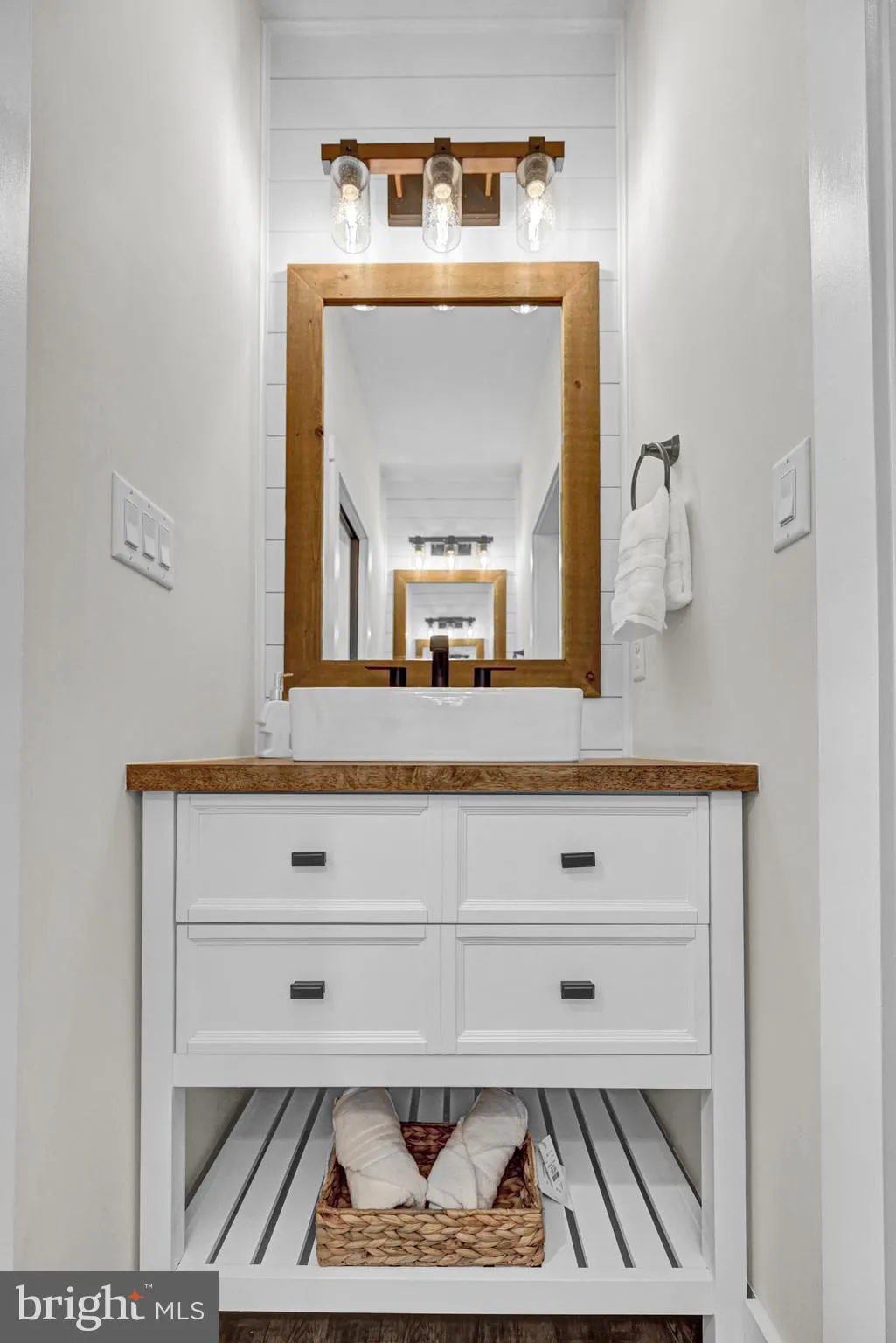 Hanover, Pennsylvania 17331, United States, 4 Bedrooms Bedrooms, ,3 BathroomsBathrooms,Residential,Active,72176