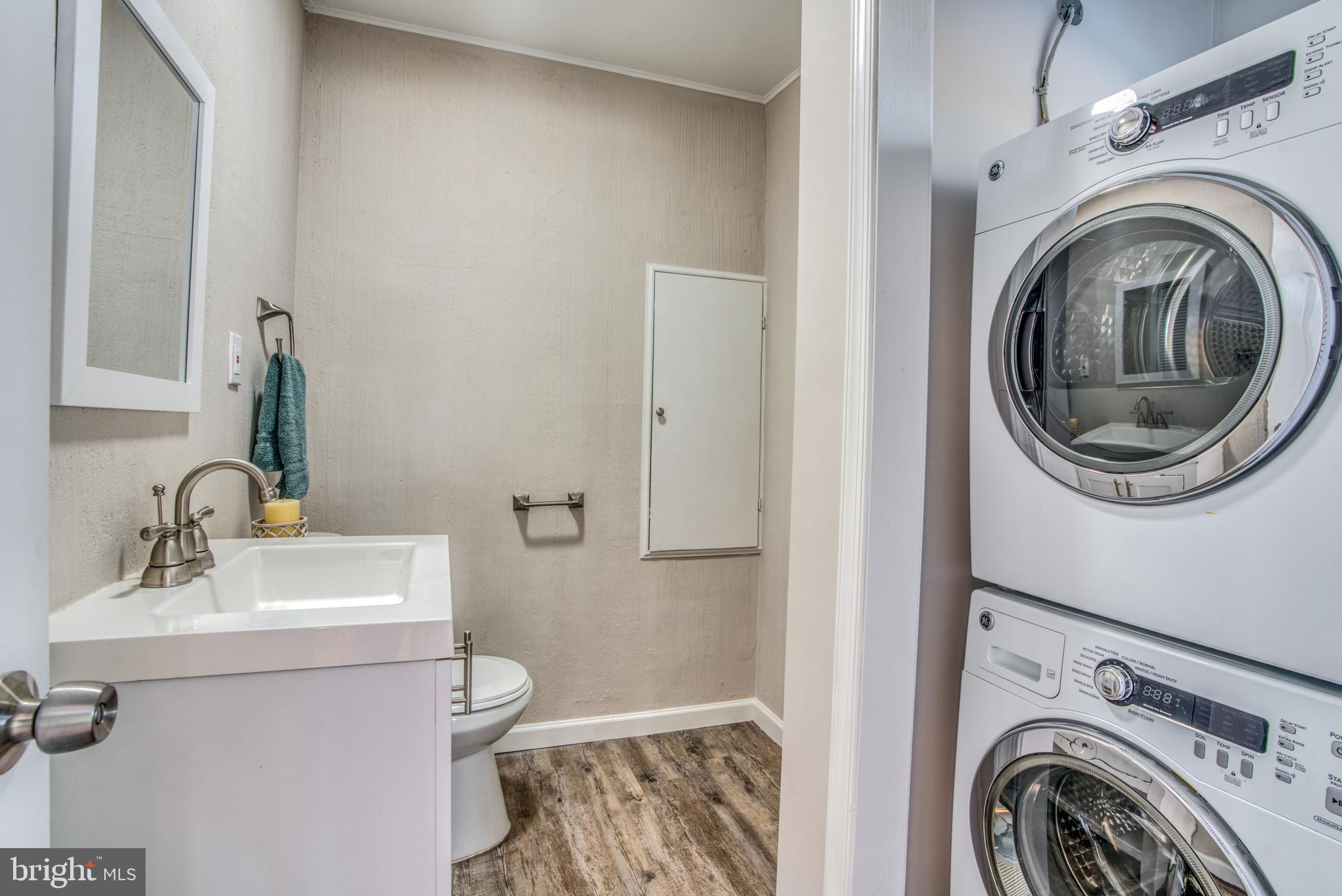 MANHATTAN BEACH - Residential Lease