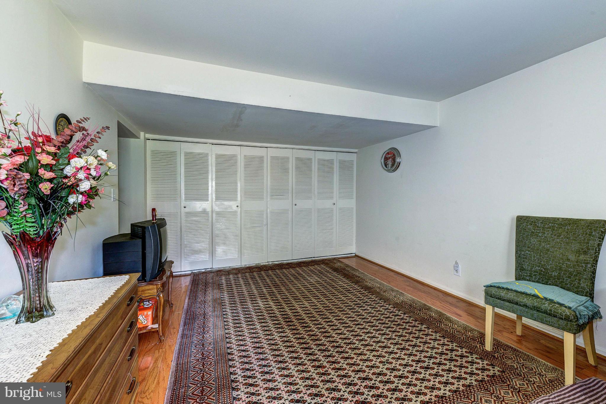 HERITAGE COURT - Residential