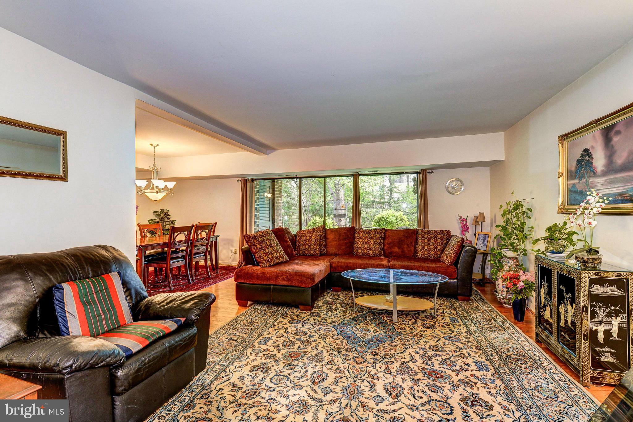 HERITAGE COURT - Residential