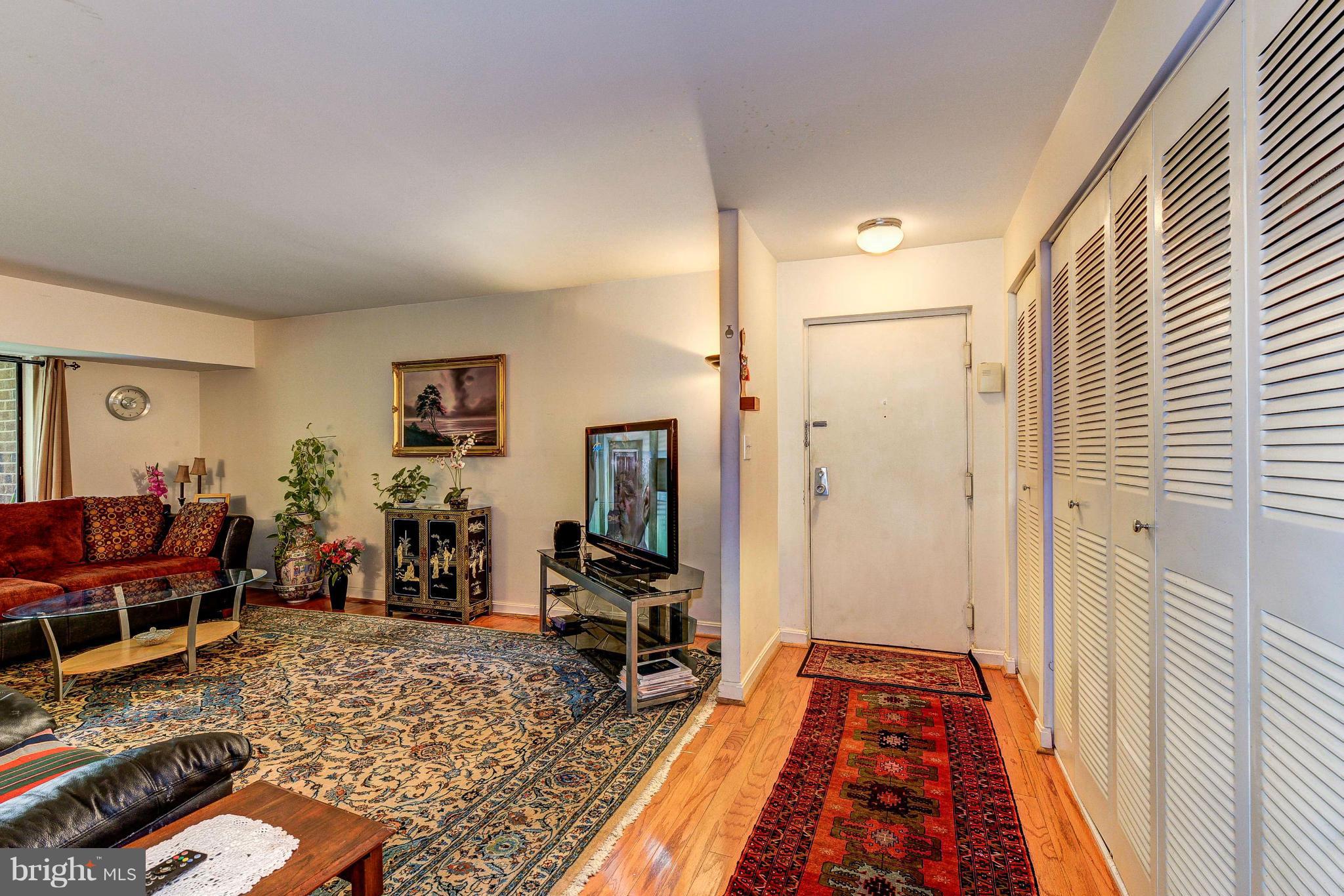 HERITAGE COURT - Residential