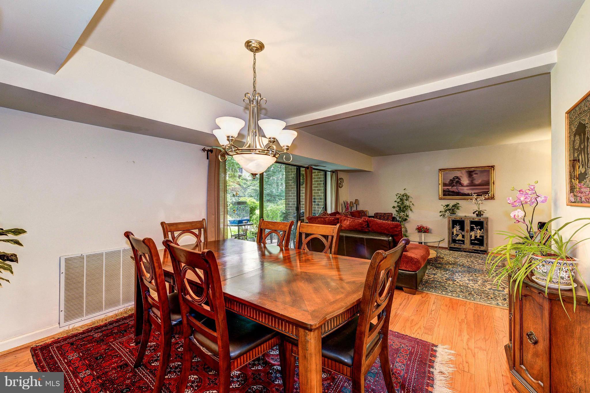 HERITAGE COURT - Residential