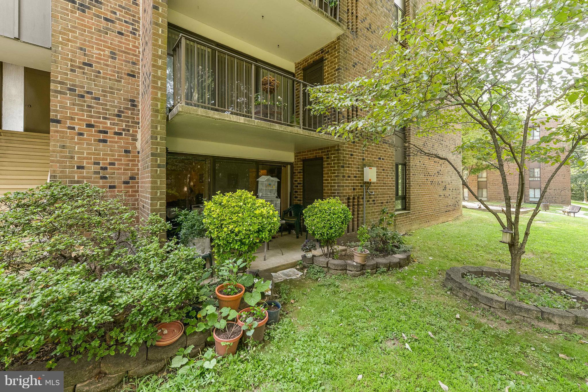 HERITAGE COURT - Residential