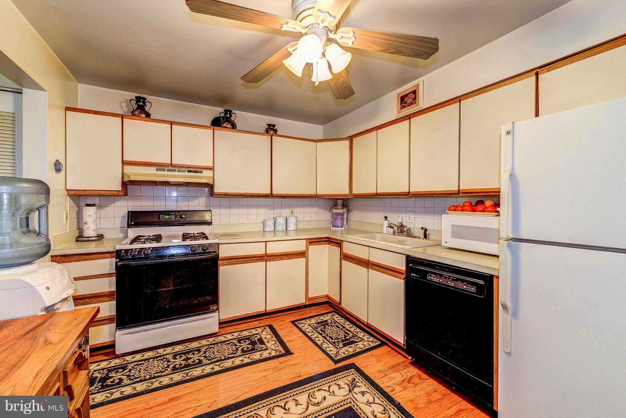 HERITAGE COURT - Residential