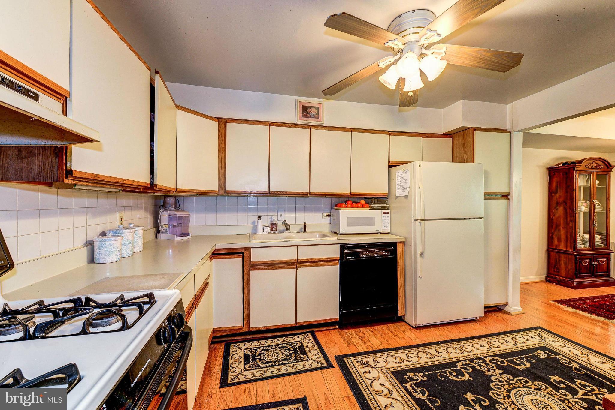 HERITAGE COURT - Residential