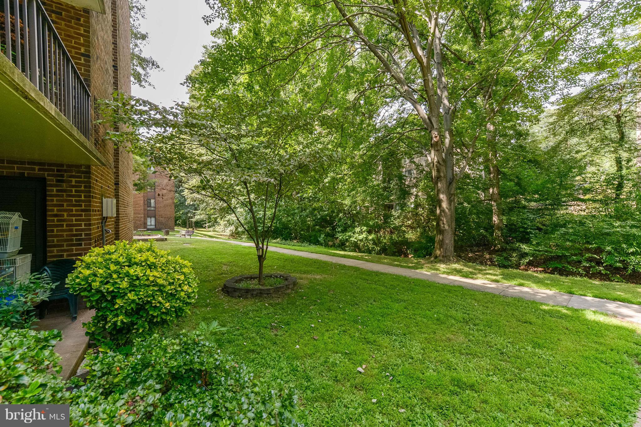 HERITAGE COURT - Residential