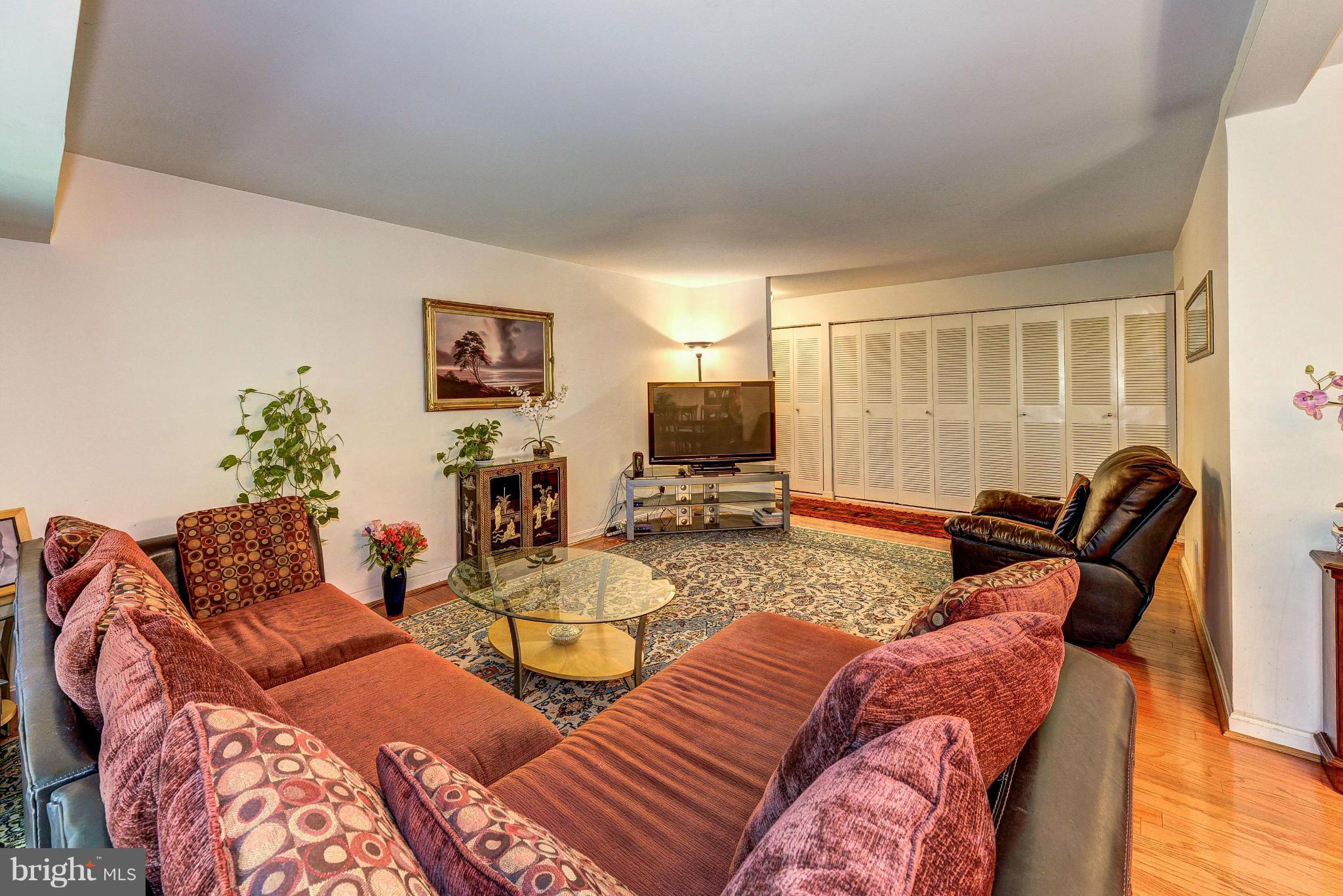 HERITAGE COURT - Residential