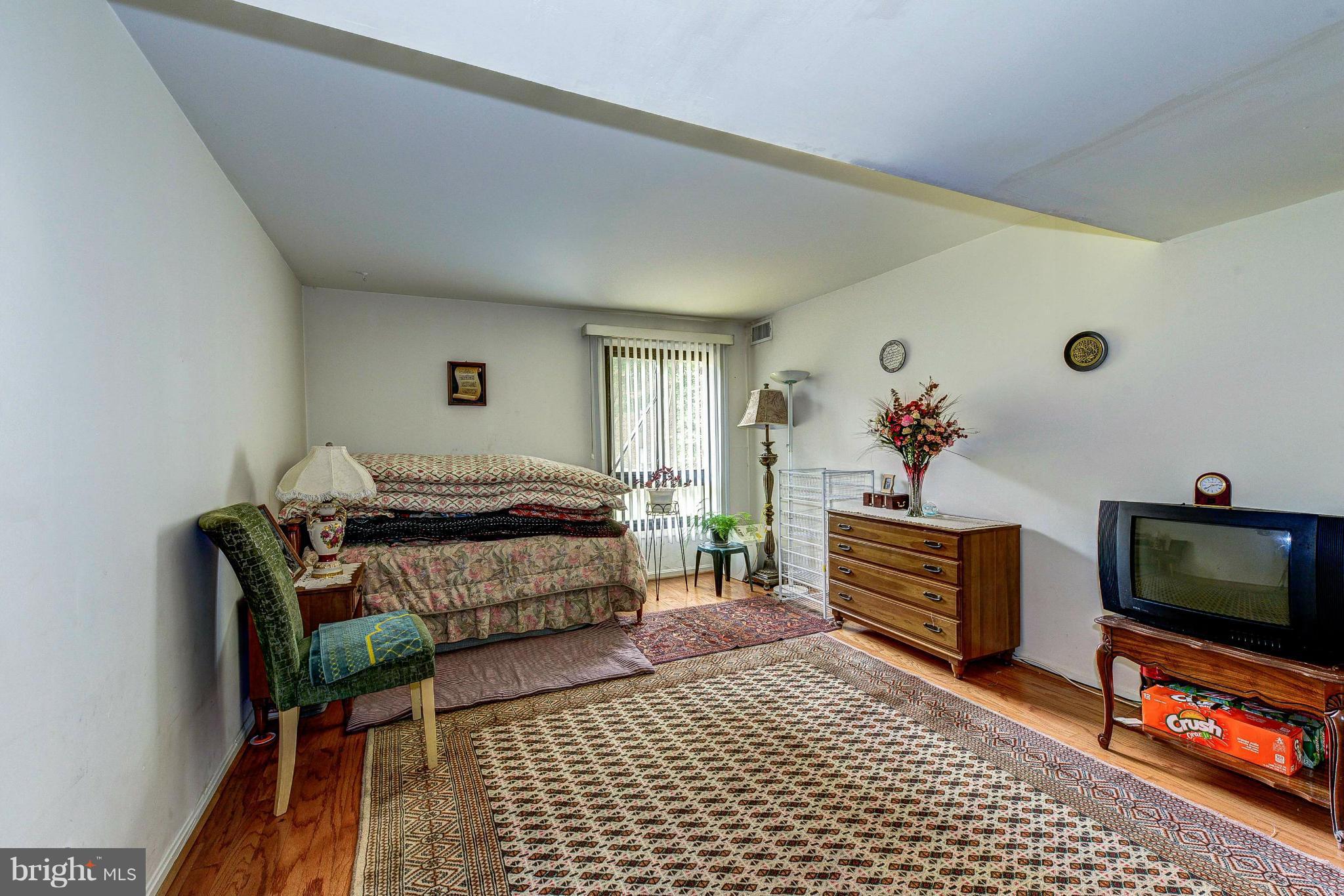 HERITAGE COURT - Residential