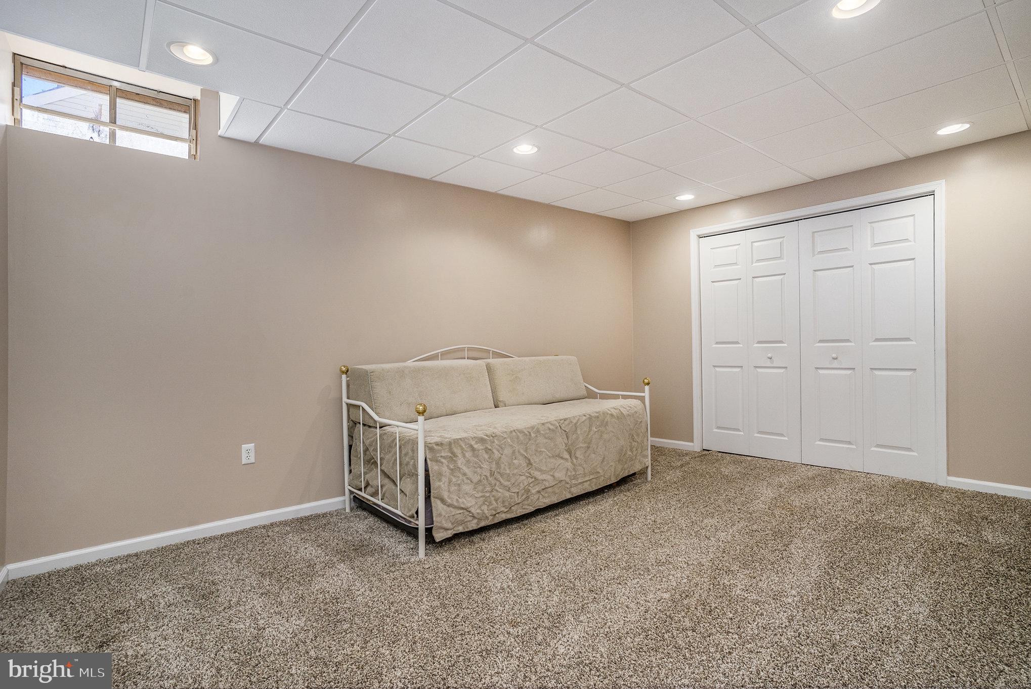 EVANSBURG CROSSING - Residential