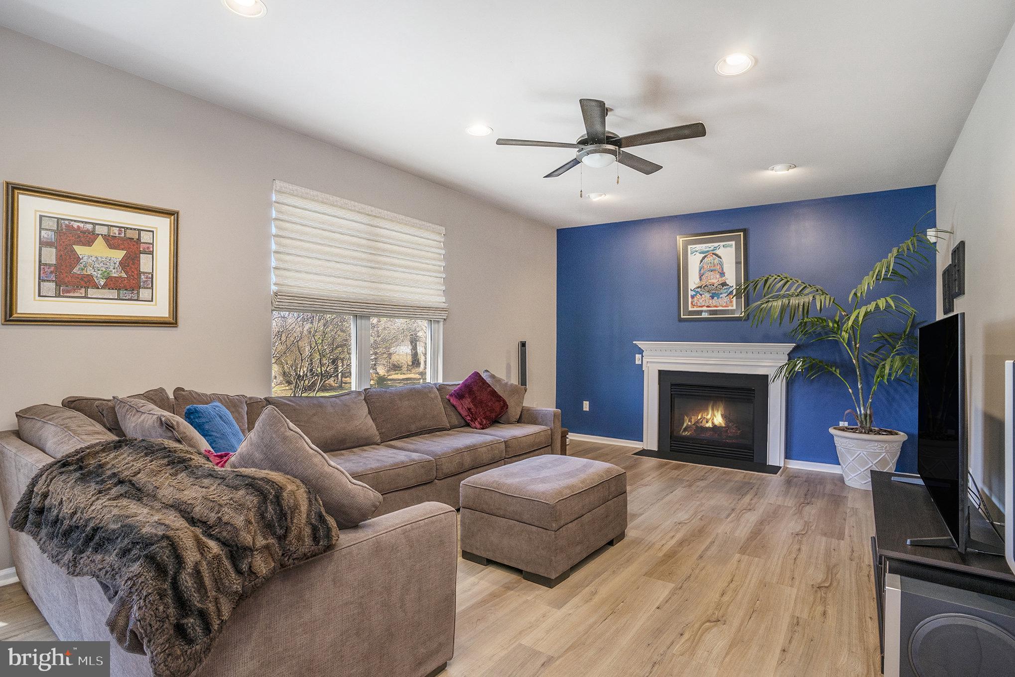 EVANSBURG CROSSING - Residential