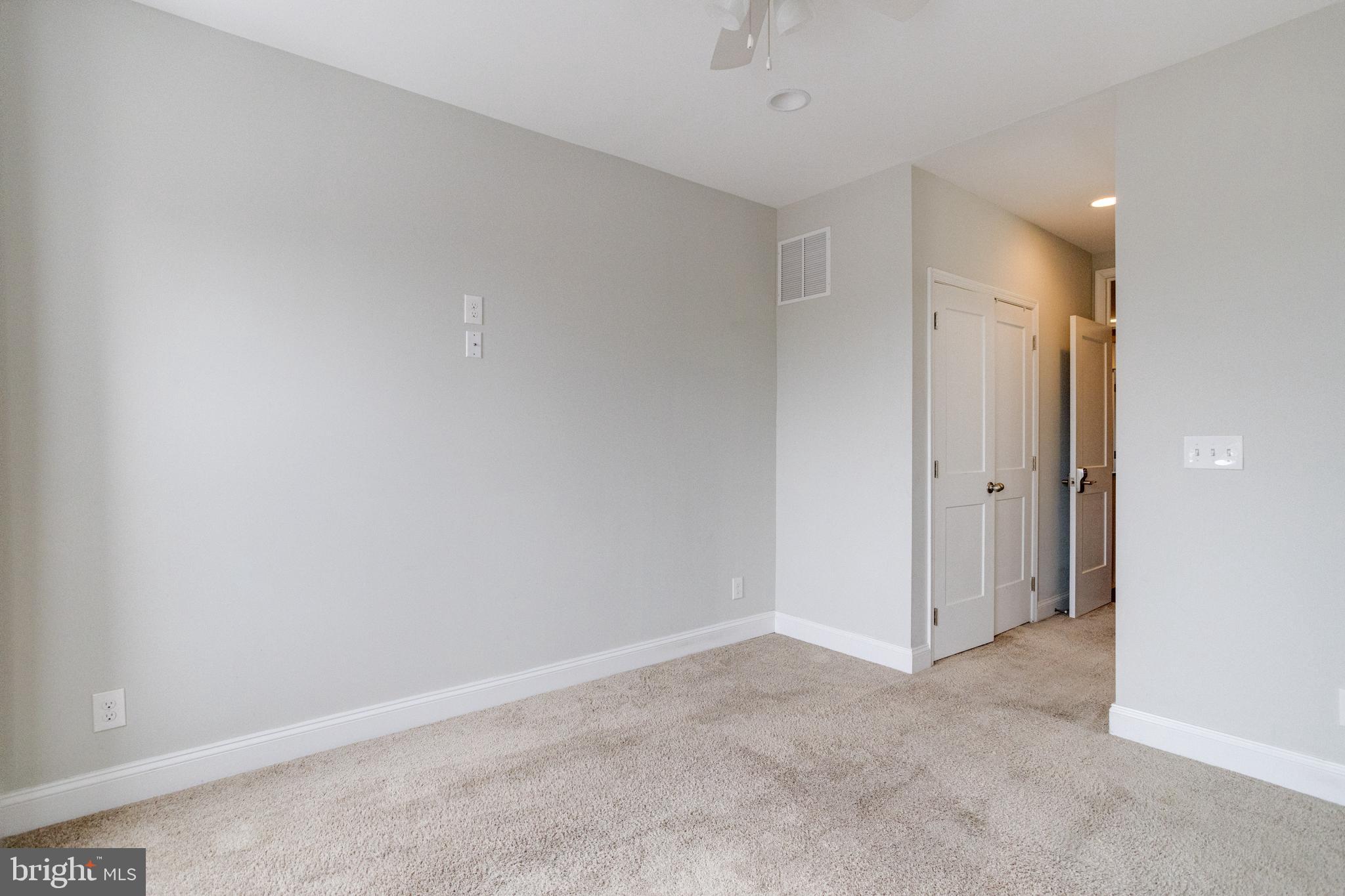 HIGHLANDTOWN - Residential