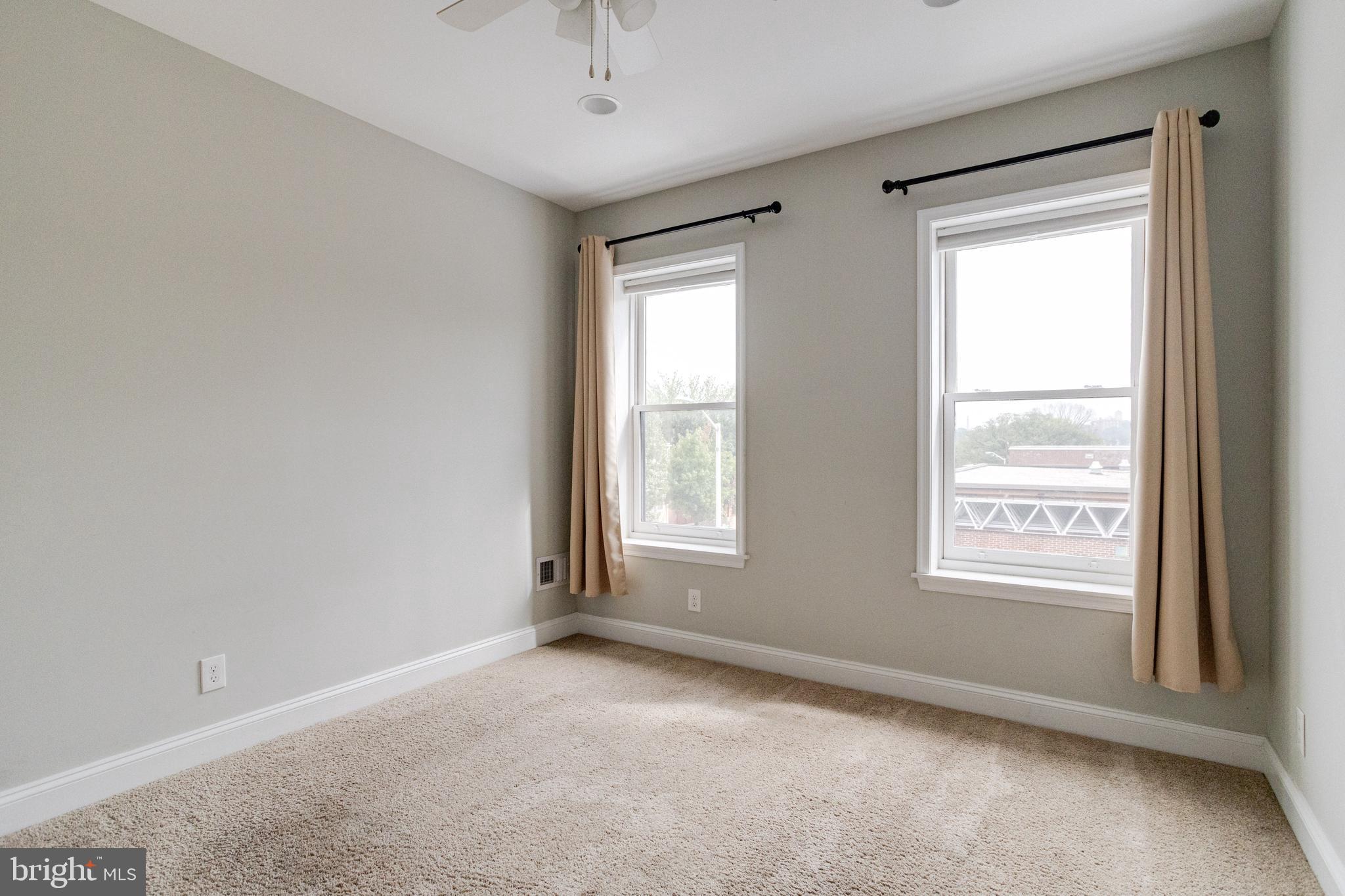 HIGHLANDTOWN - Residential